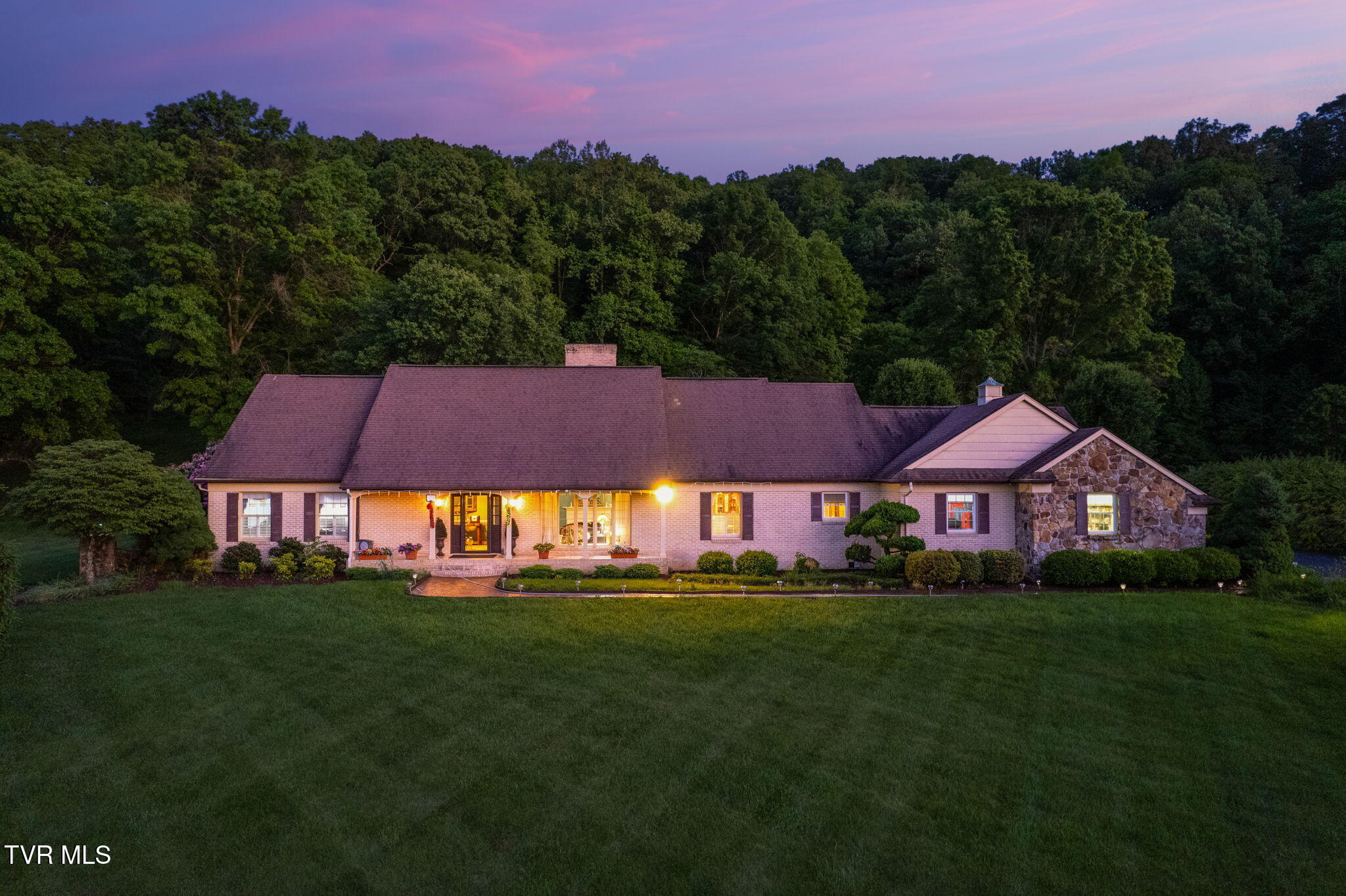 160 Fairway Drive — photo