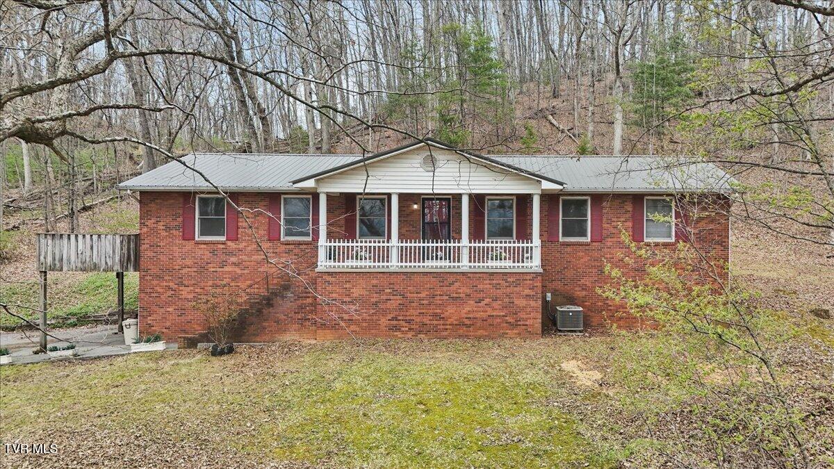 216 Fitzsimmons Hill Road — photo