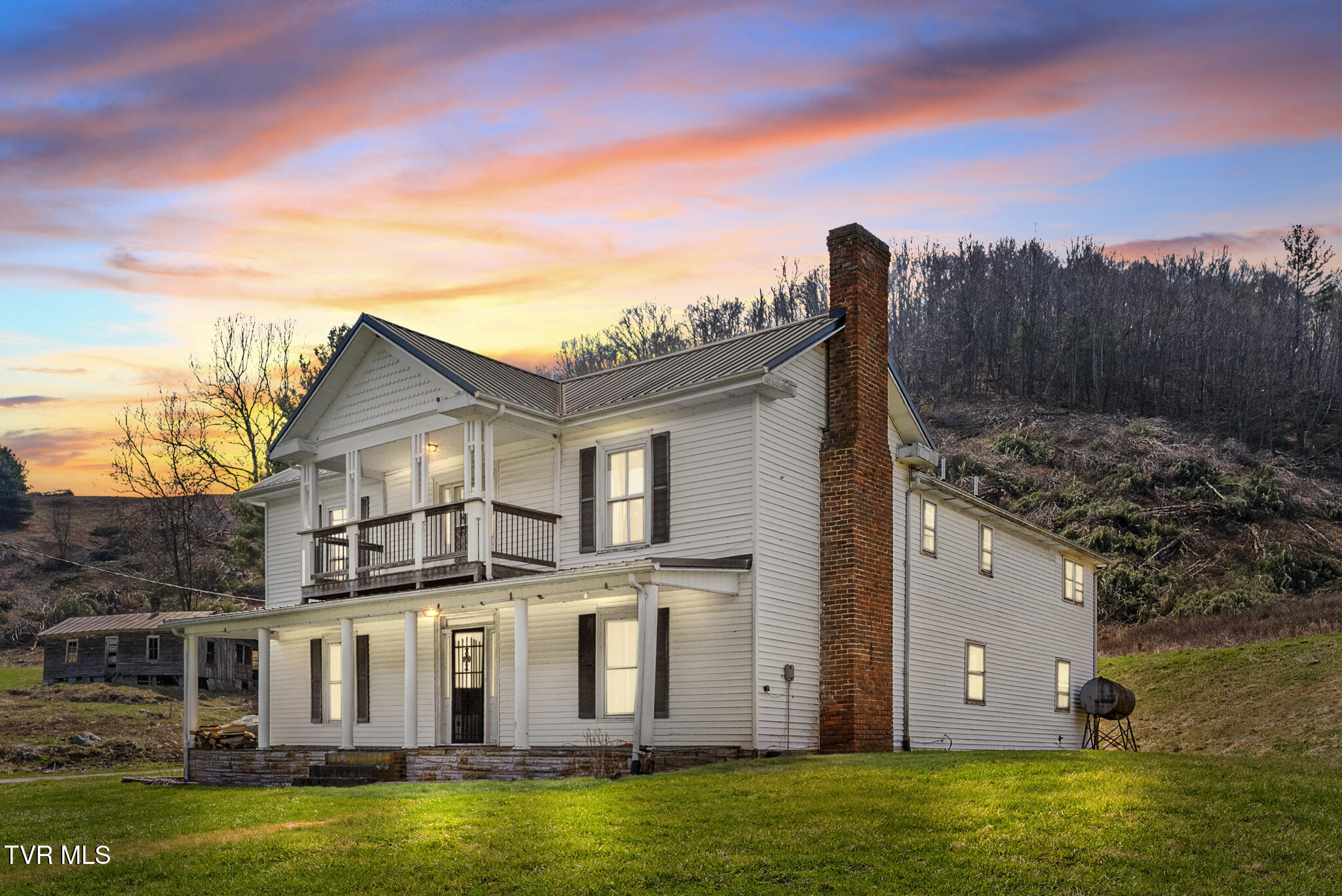 4025 Fox Creek Road — photo