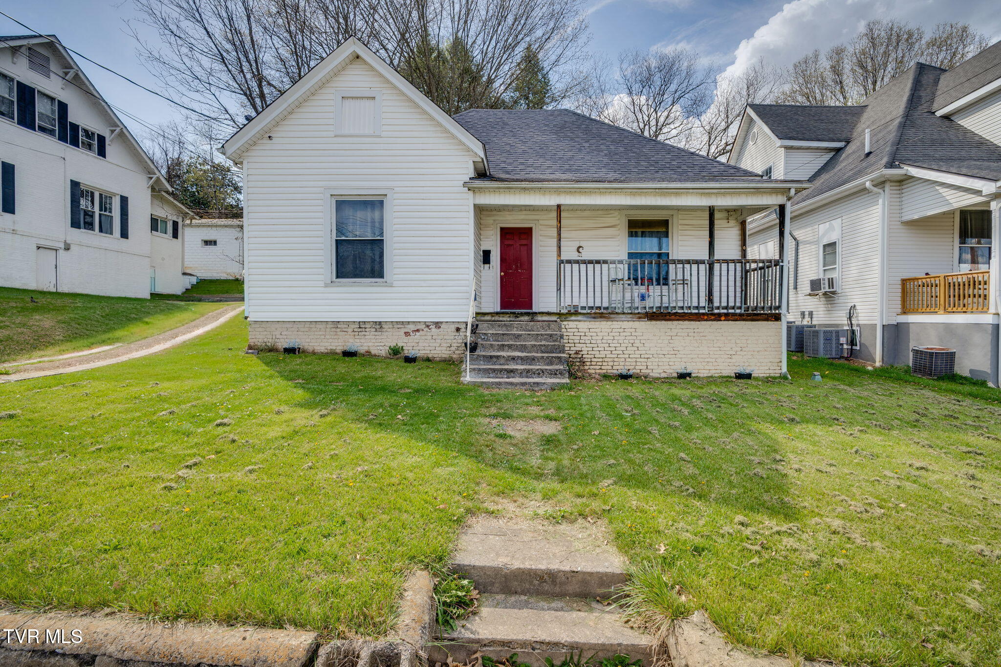 610 Holston Avenue — photo