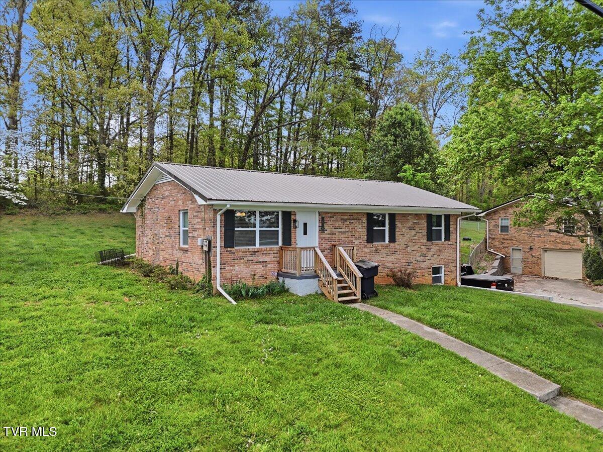 1698 Elgin Drive — photo