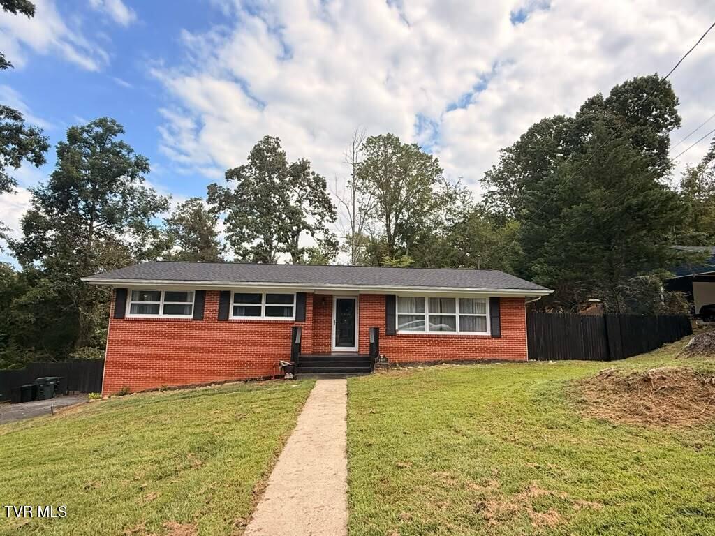 1405 Brentwood Drive — photo