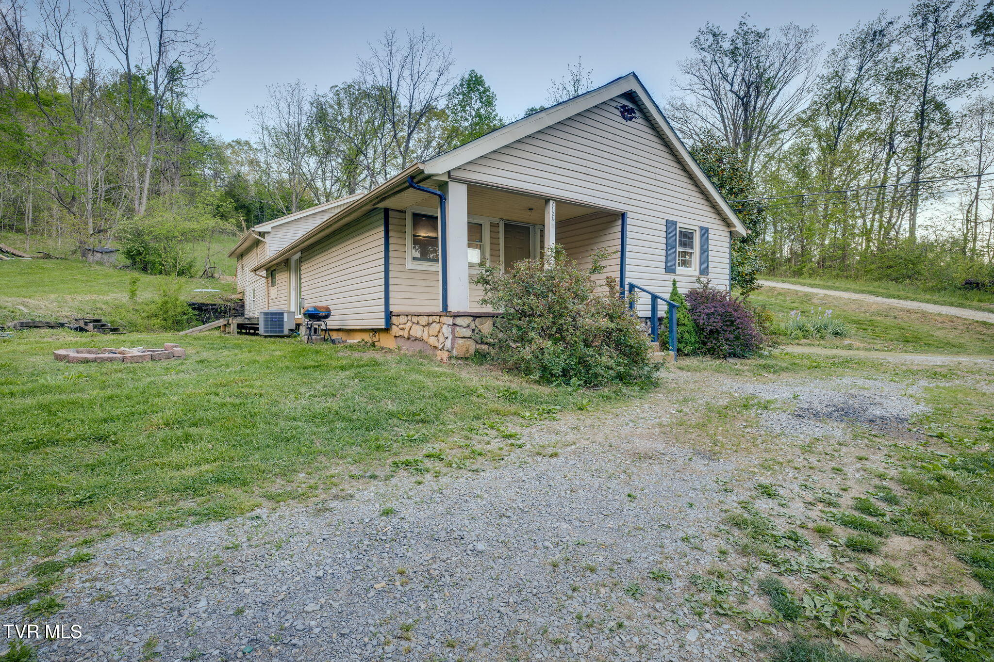 212 Weaver Hill Road — photo