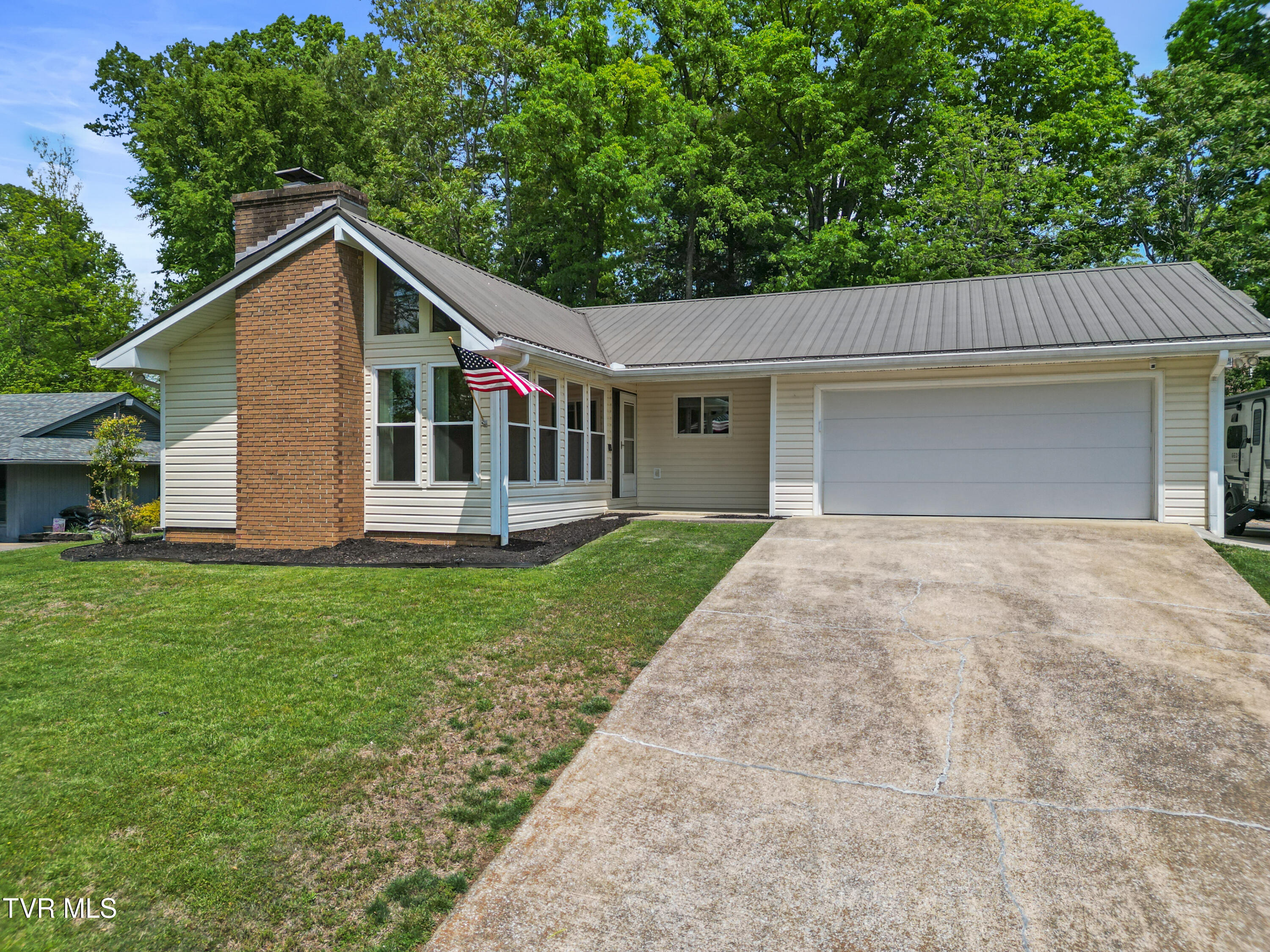 1231 Tanglewood Drive — photo
