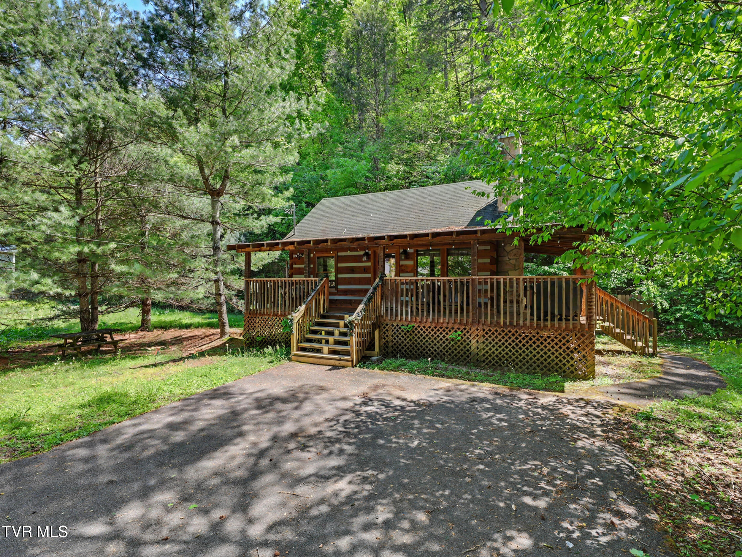 1561 Jobey Green Hollow Road — photo