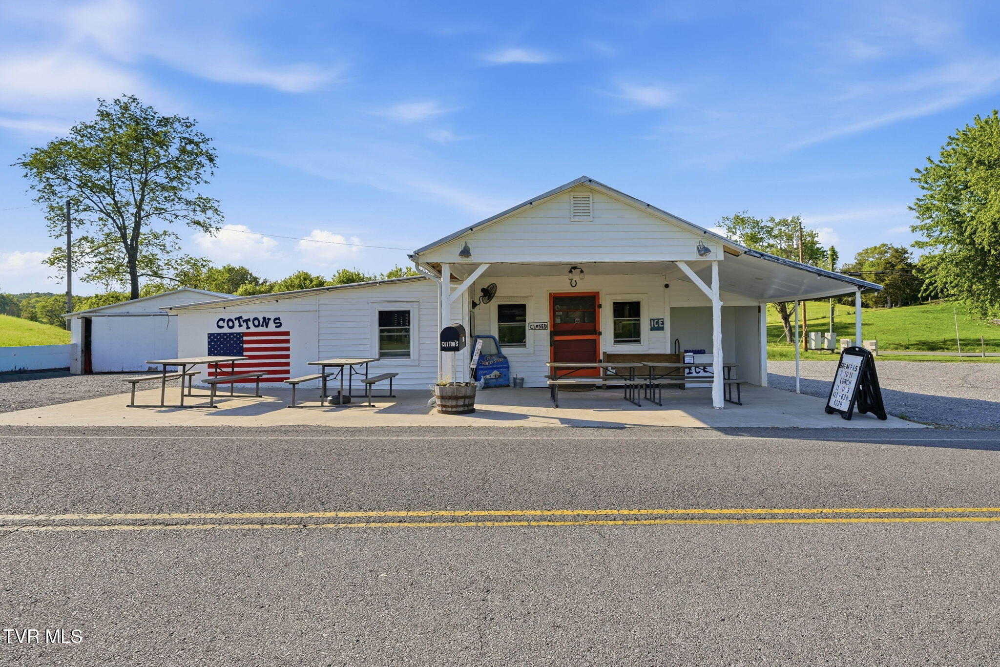 5990 Cedar Creek Road — photo