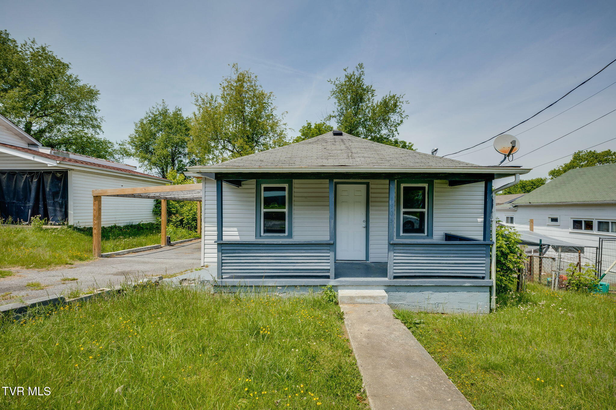 1905 Anderson Street — photo