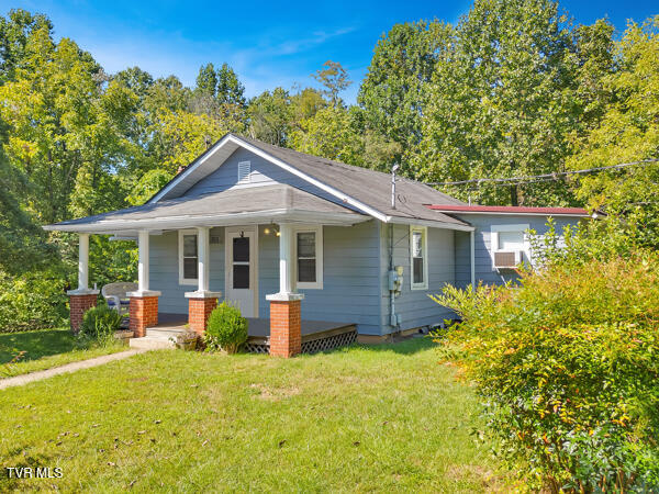 313 Richards Lane — photo