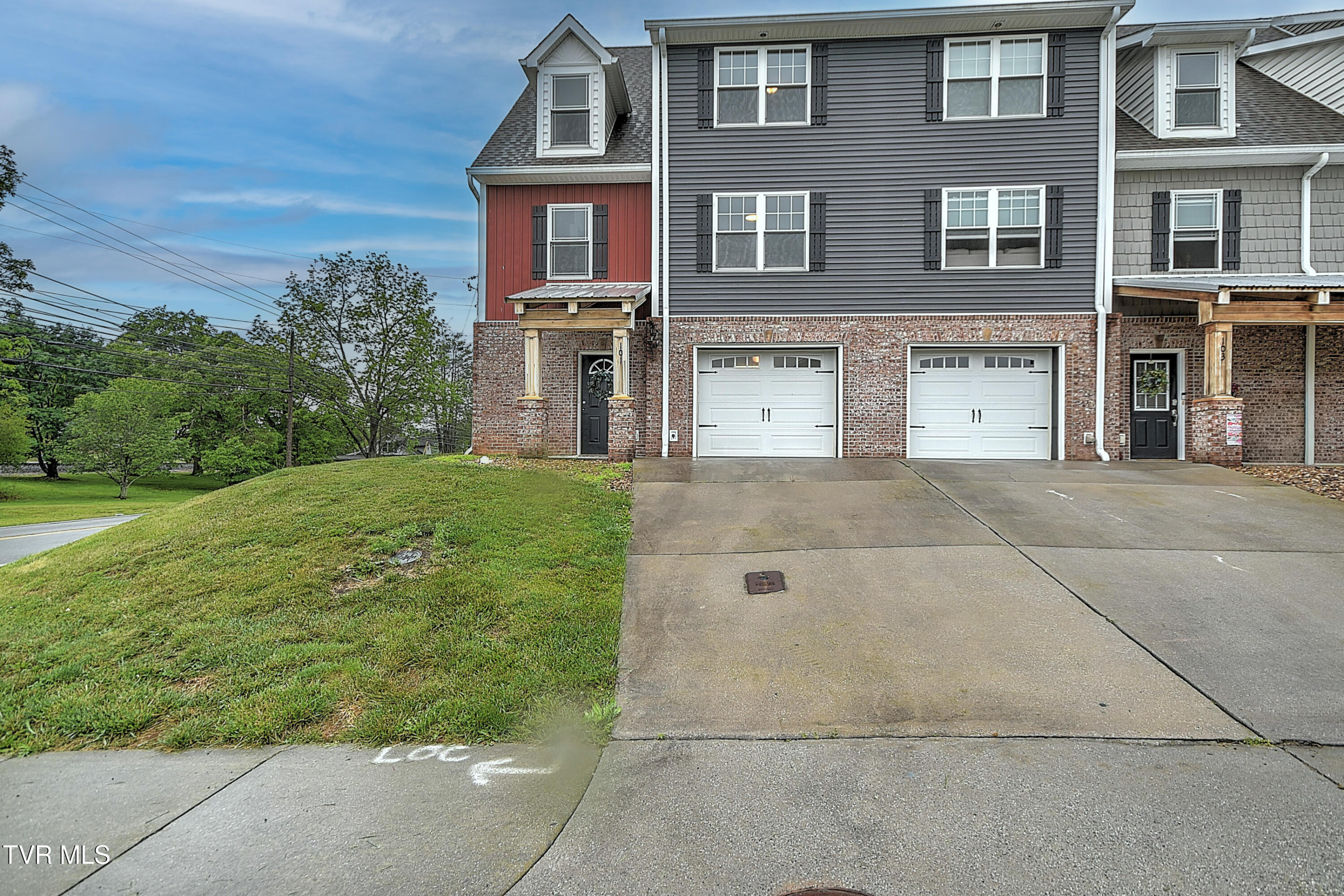 101 Smartview Lane 101 — photo