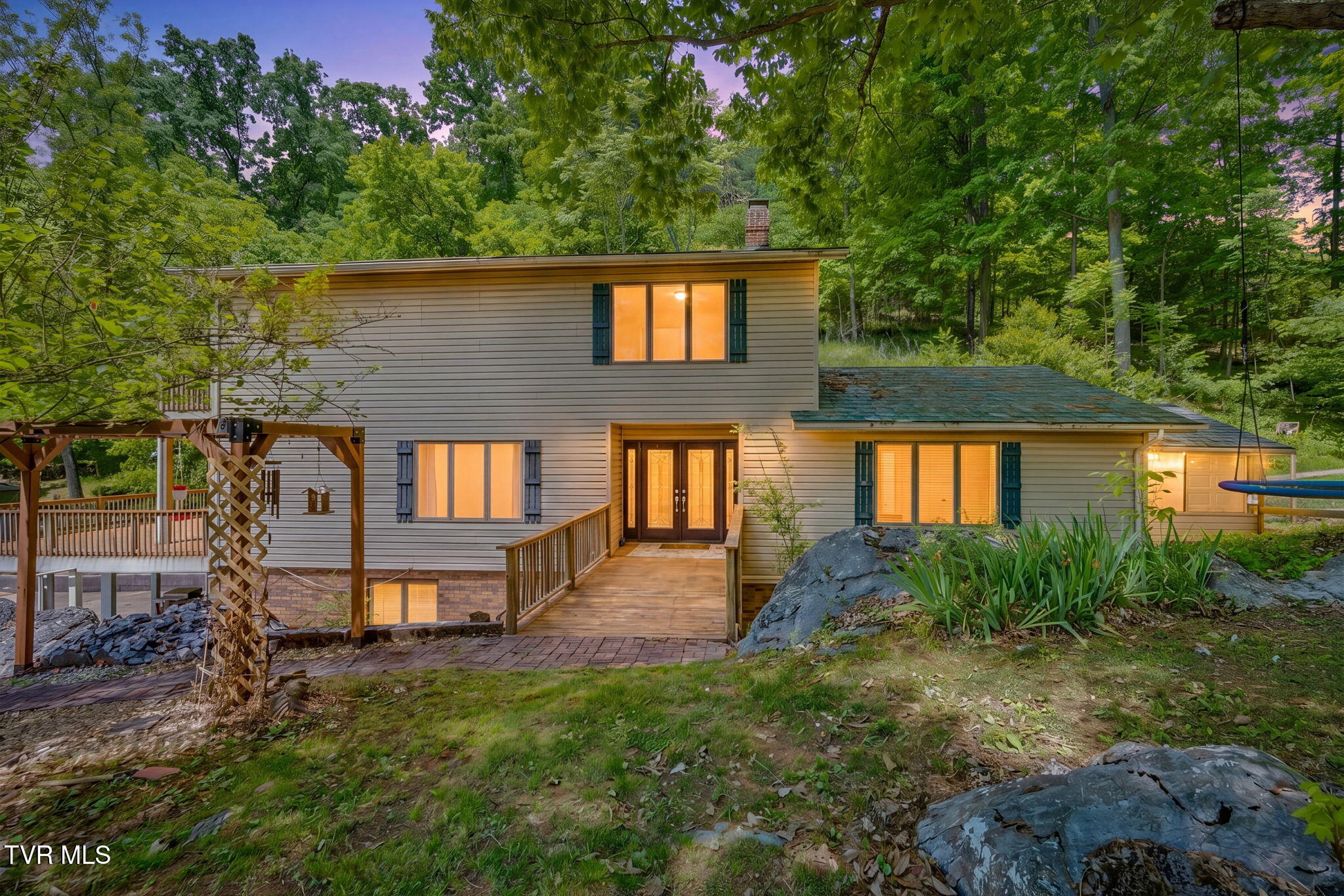 1656 Fall Creek Road — photo