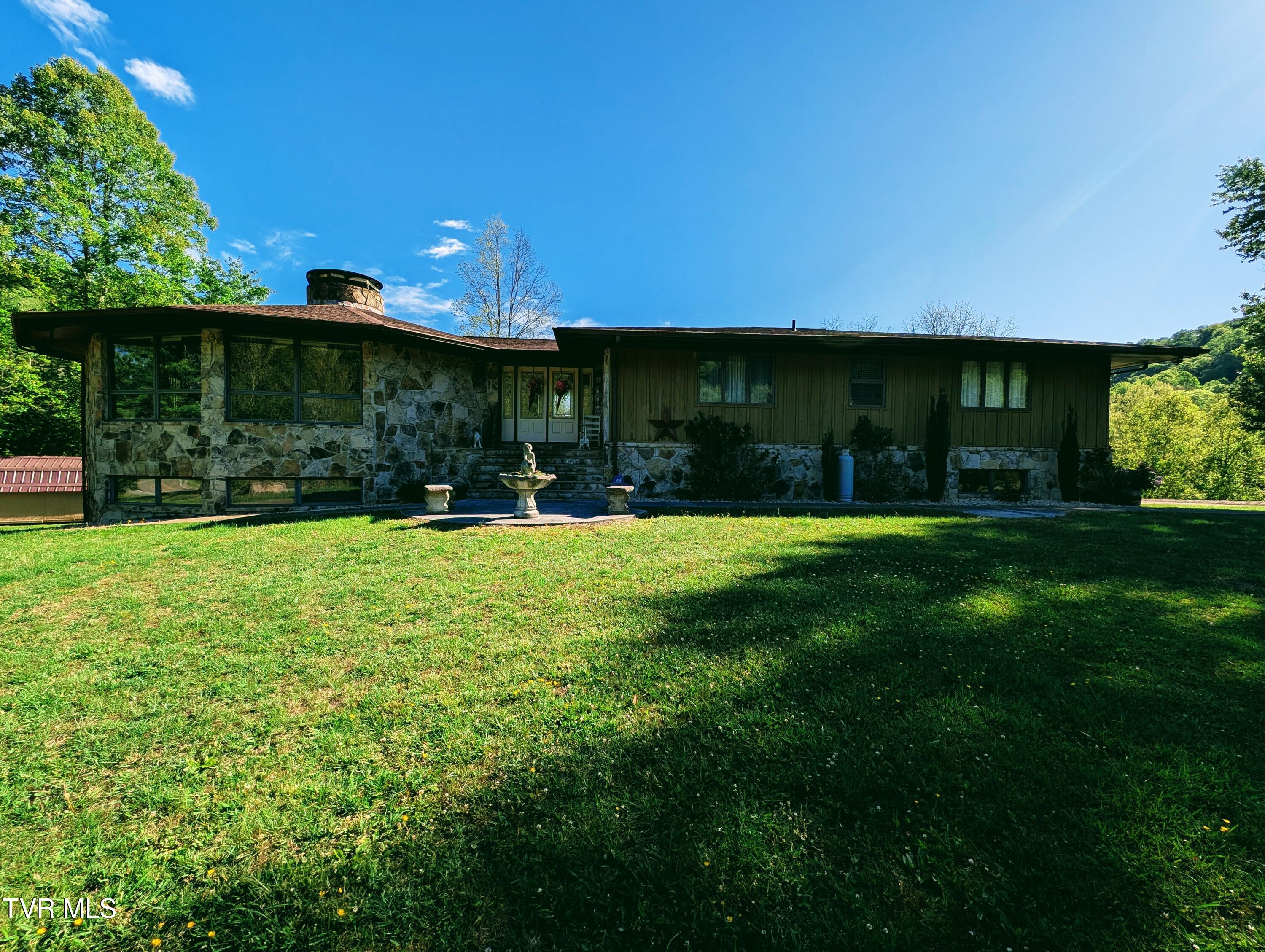 9404 Clintwood Highway — photo