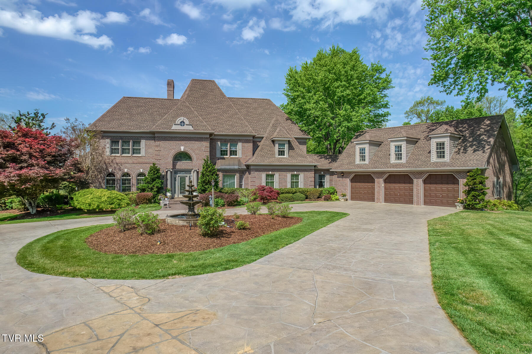 255 Willmary Road — photo