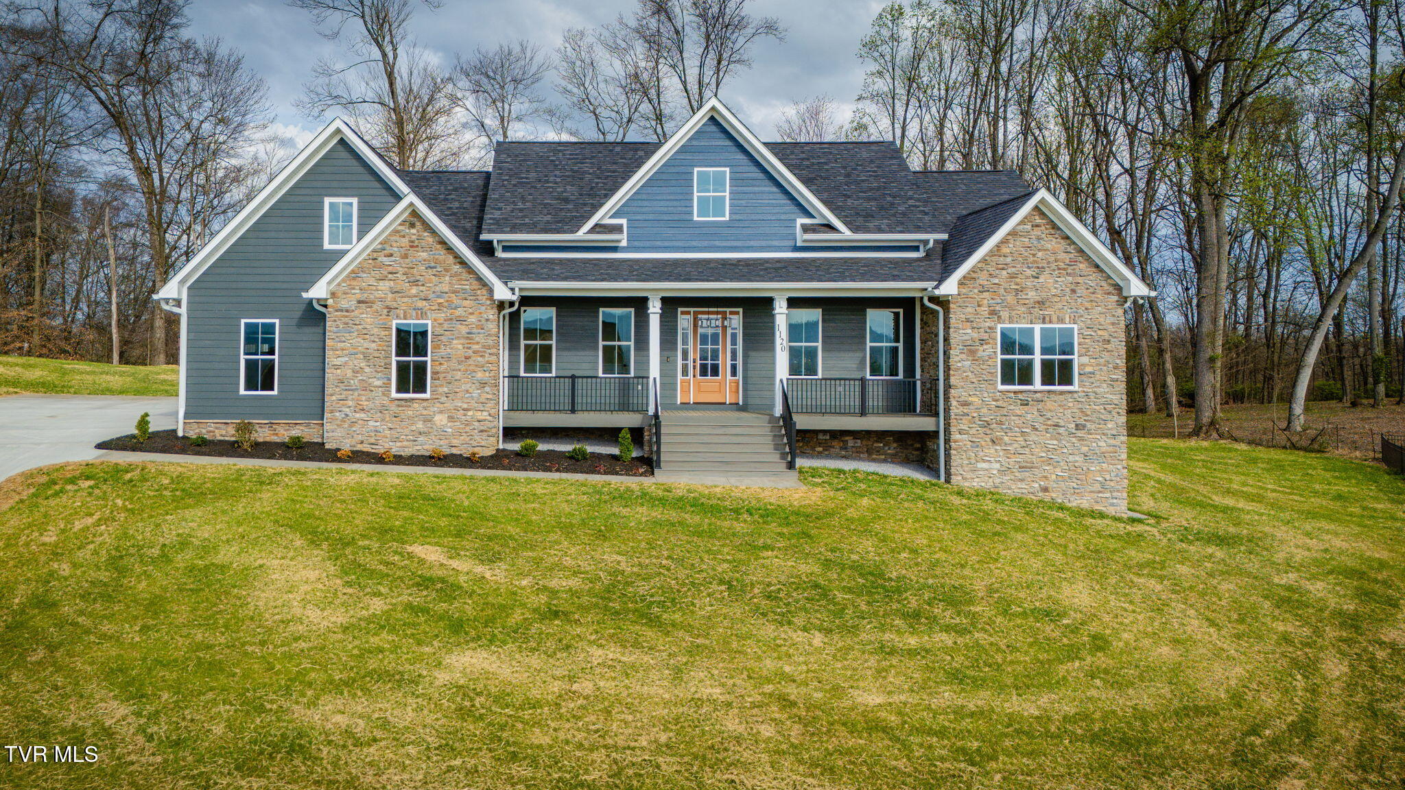1120 Victoria Lee Way — photo