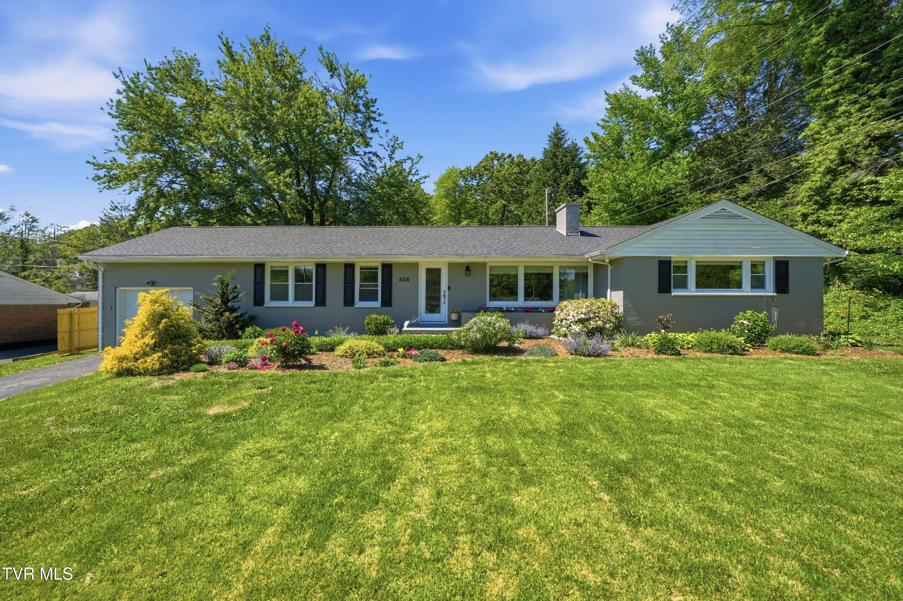 404 Valley Drive — photo