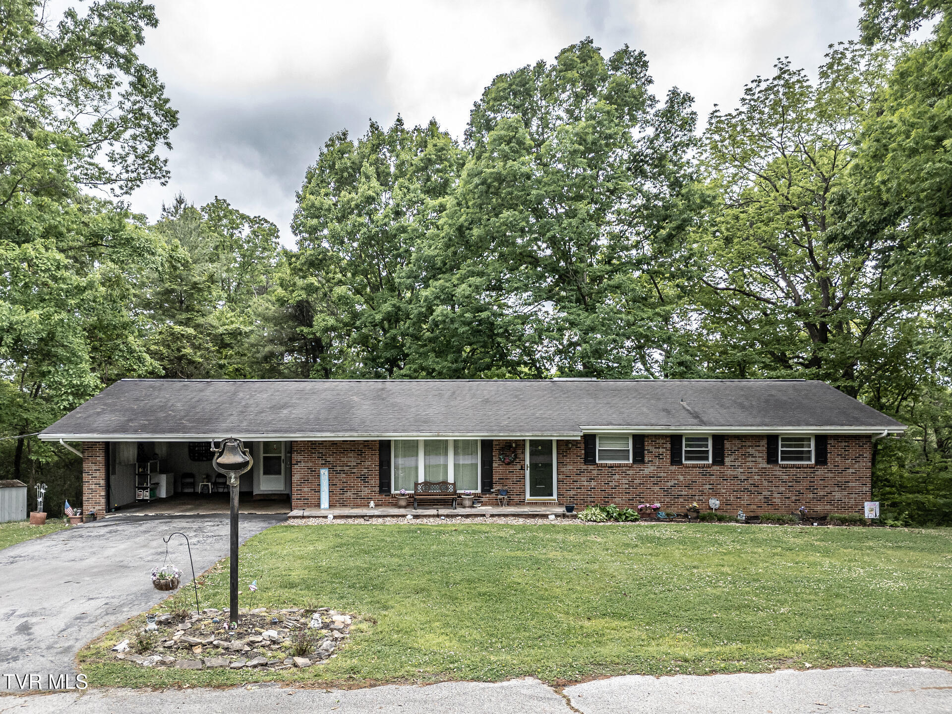 290 Wooded Heights — photo