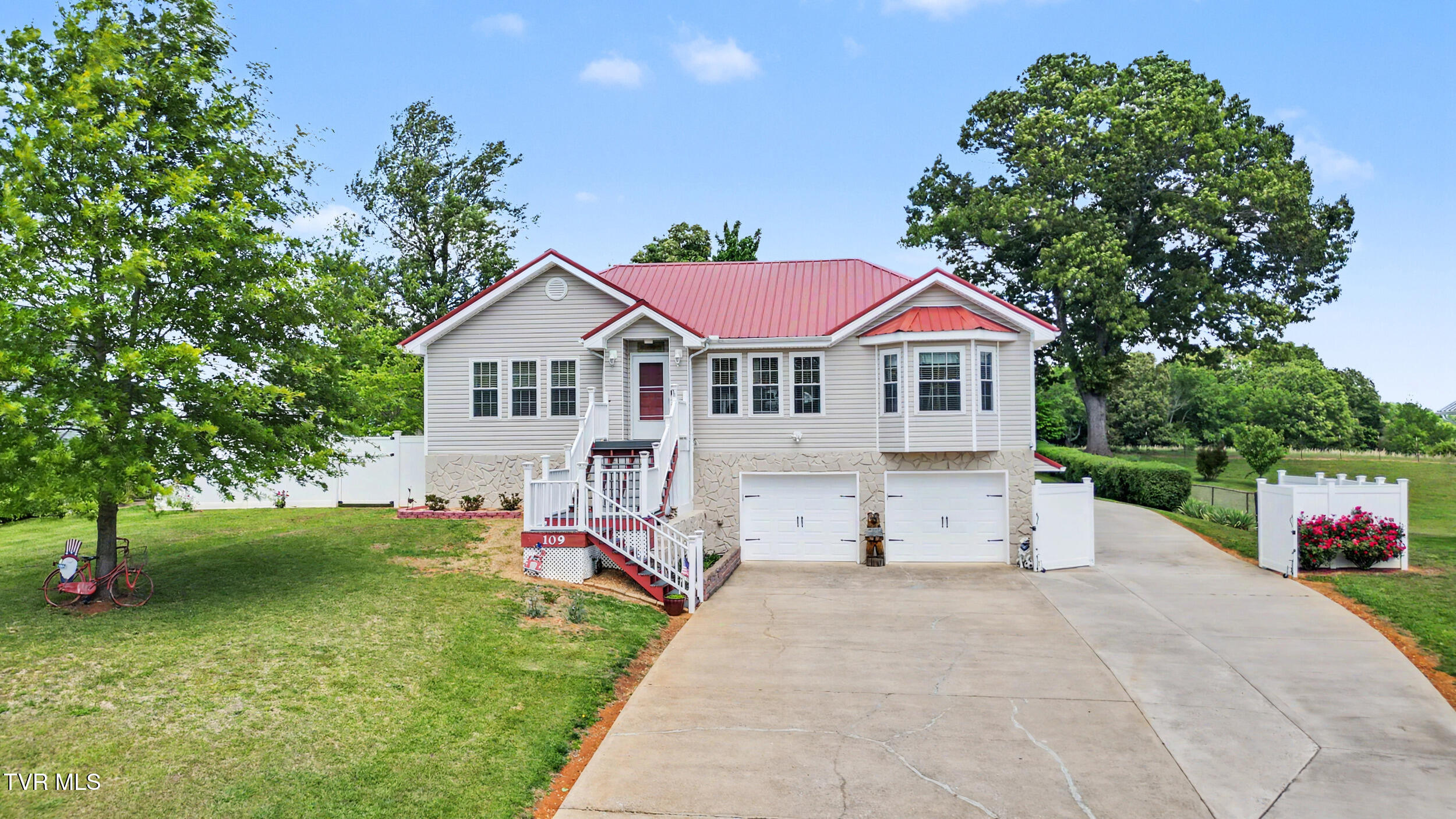 109 Pine Ridge Drive — photo