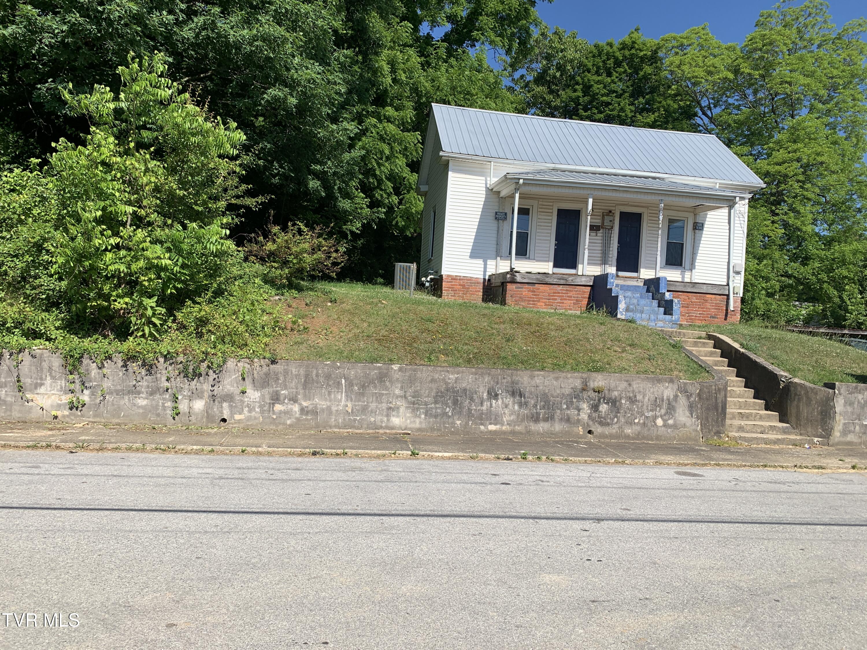 306 Davis Street — photo