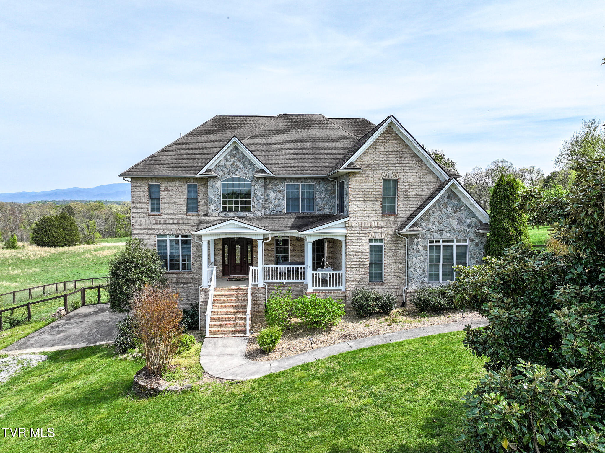 1625 Lick Hollow Road — photo