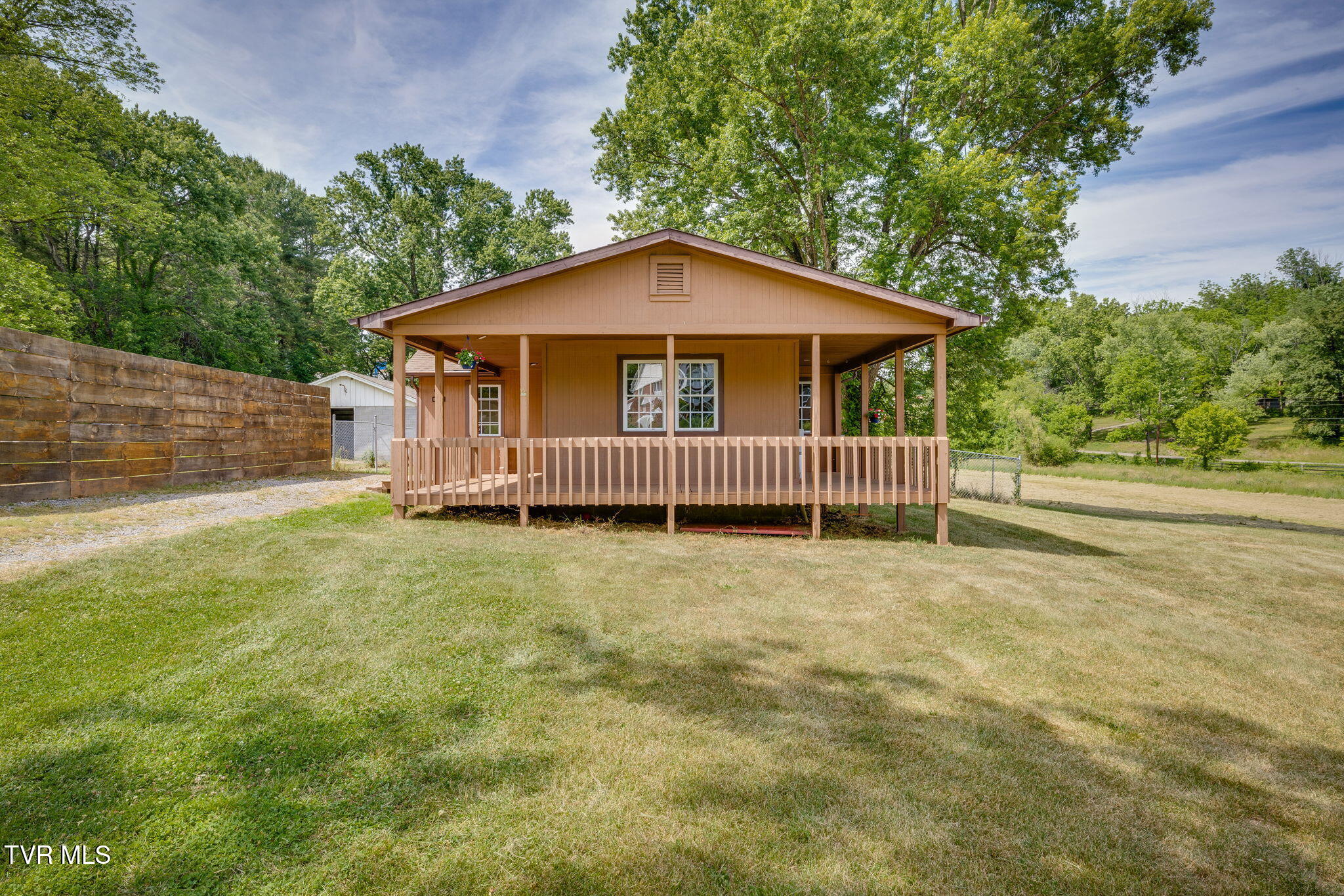 412 Allen Drive — photo