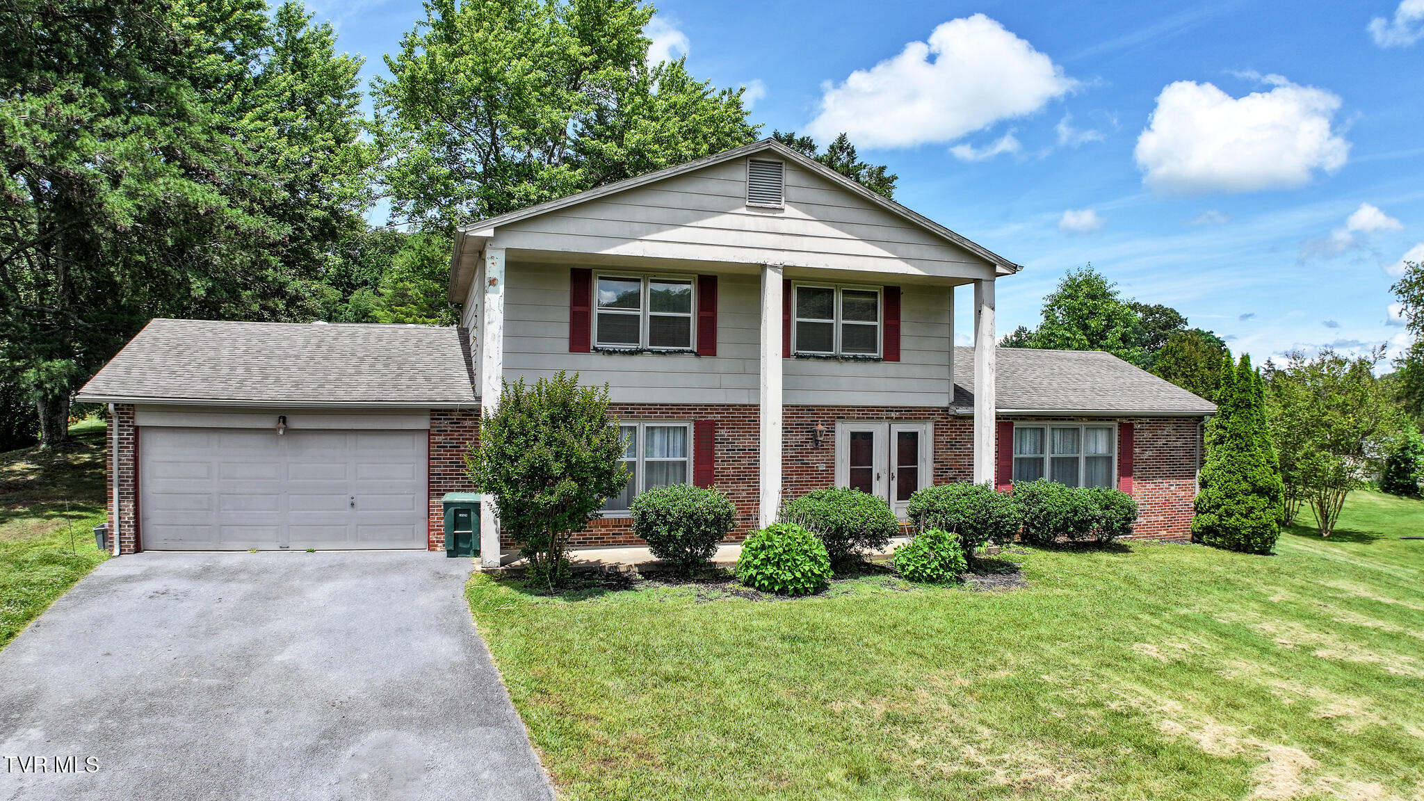 1511 Valiant Drive — photo