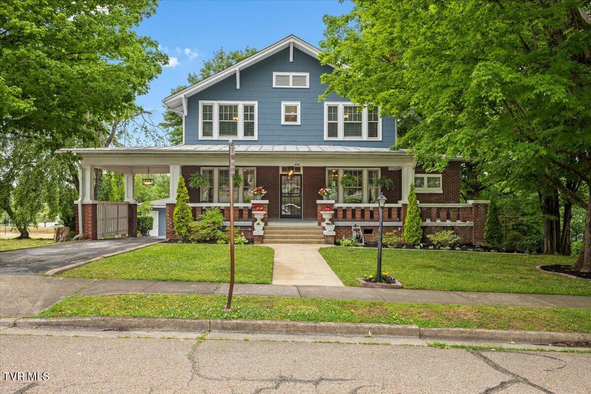 834 West Locust Street — photo