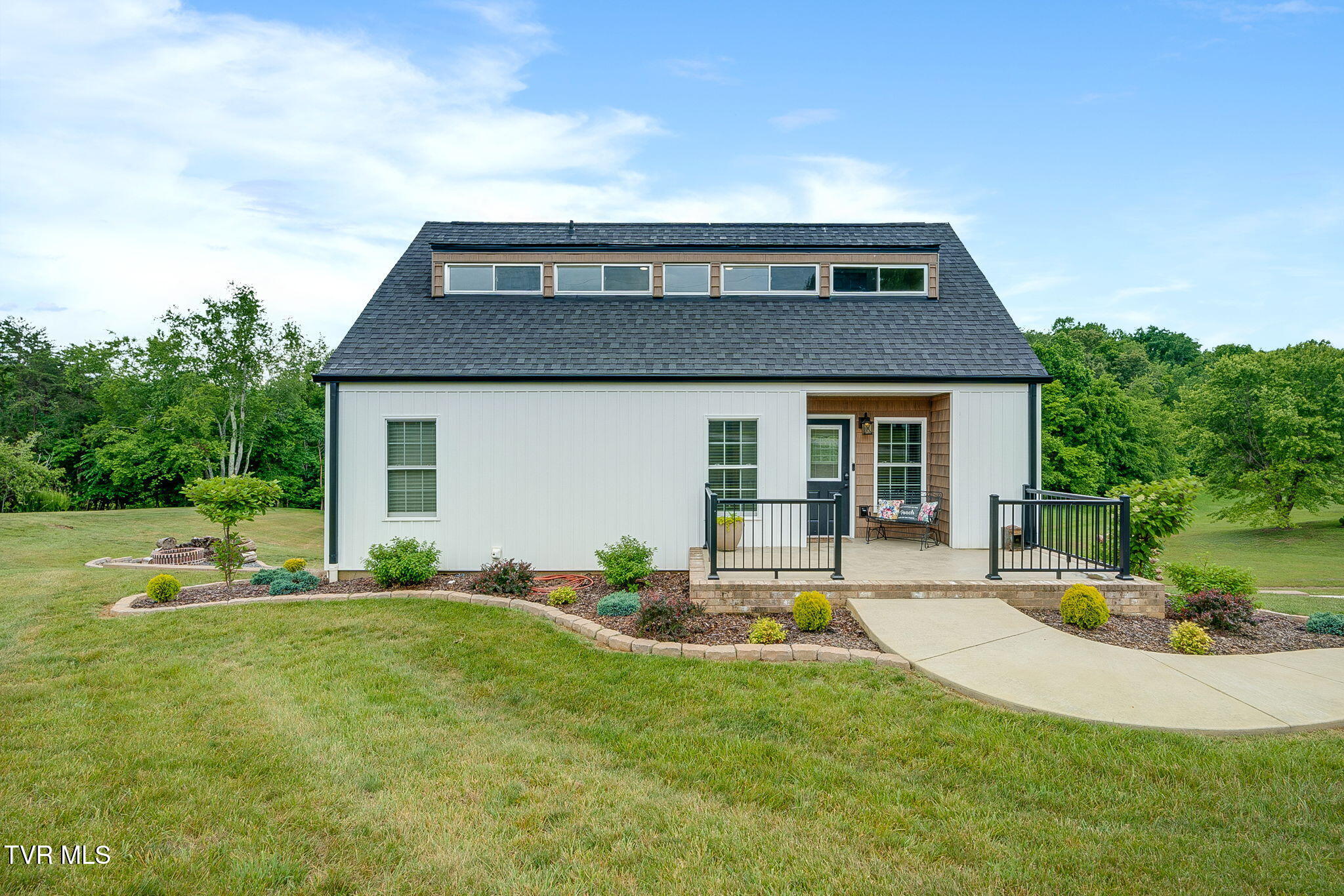 512 Meadowlark Drive — photo
