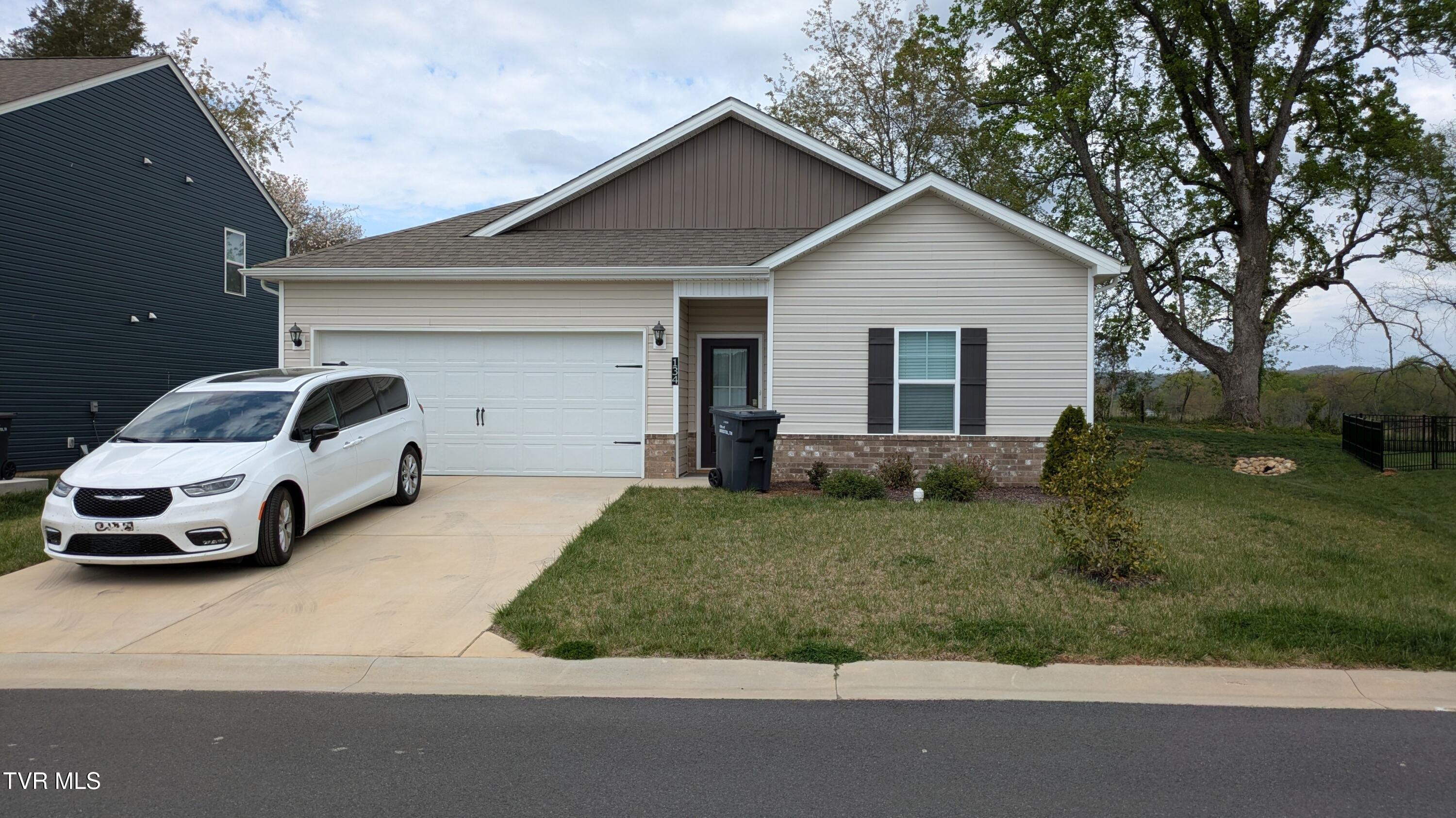 134 Thistle Drive — photo