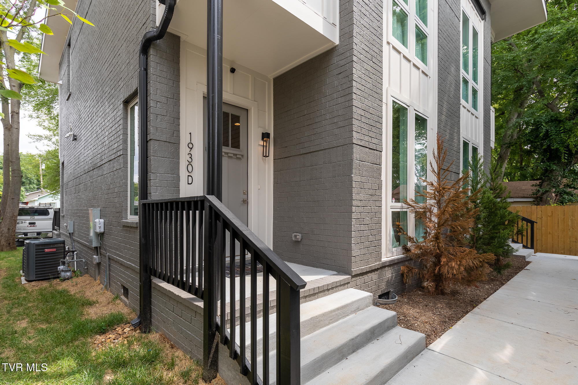 2002 Herman Street D — photo