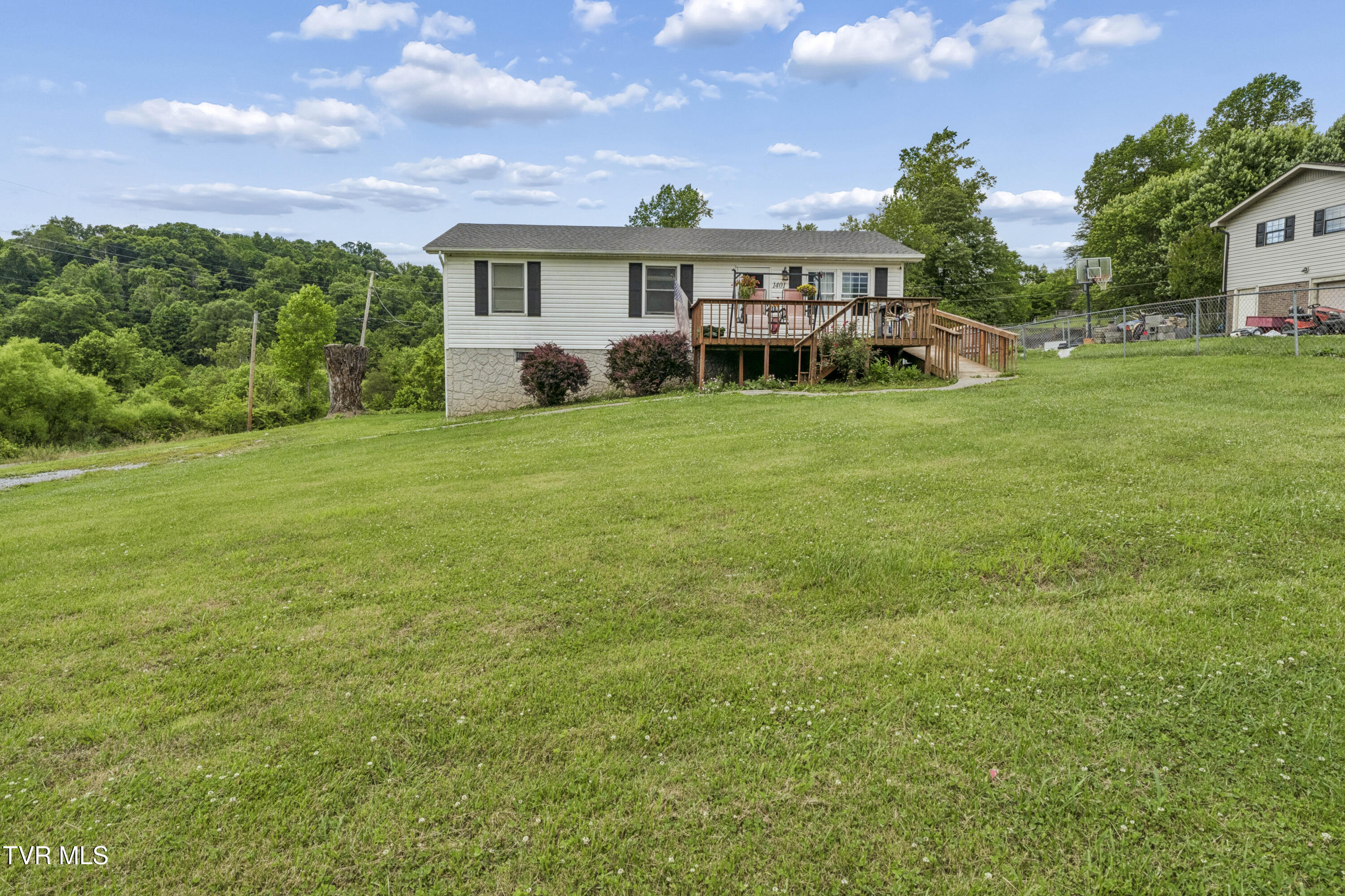 1401 Charity Hill Road — photo