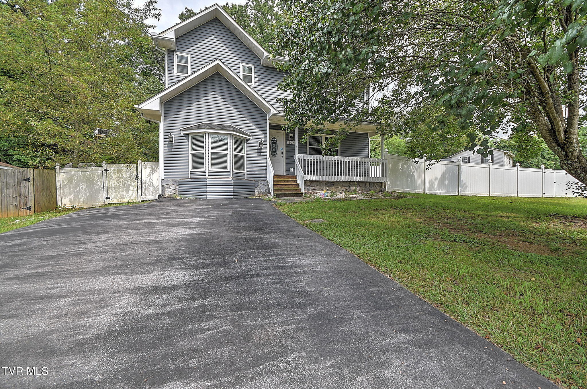 107 Springview Drive — photo