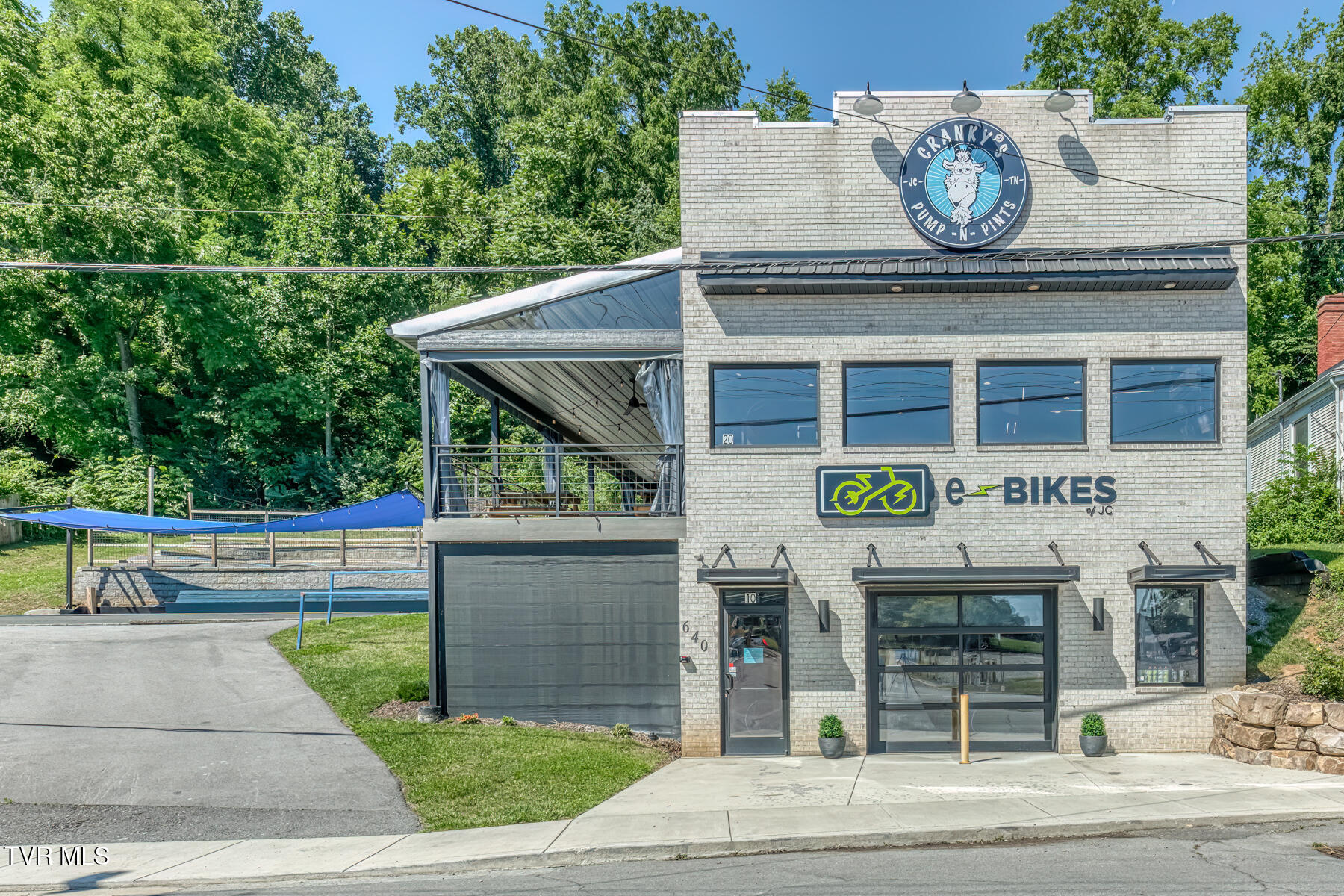 640 East Maple Street — photo