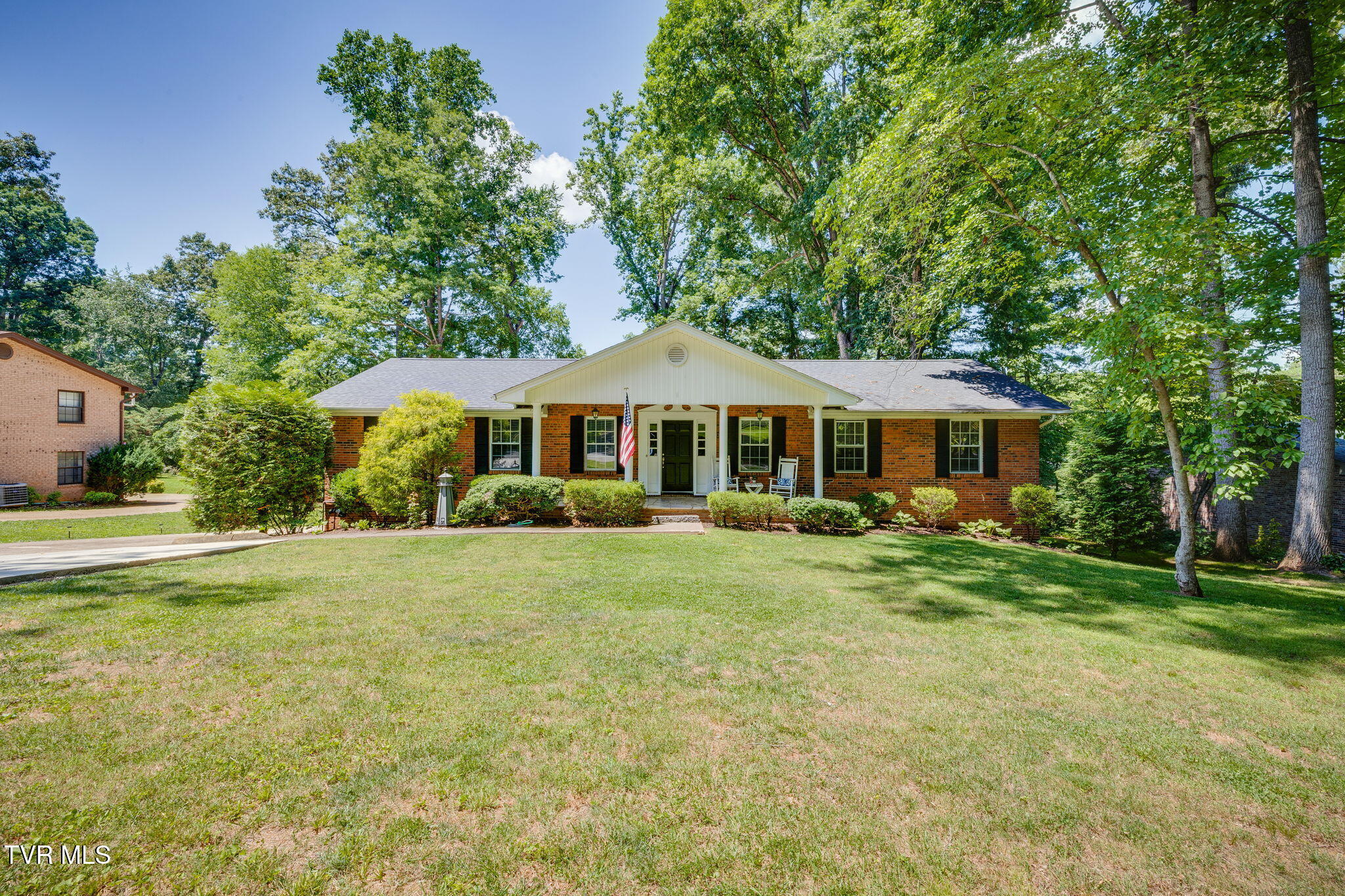 255 Woodcrest Drive — photo