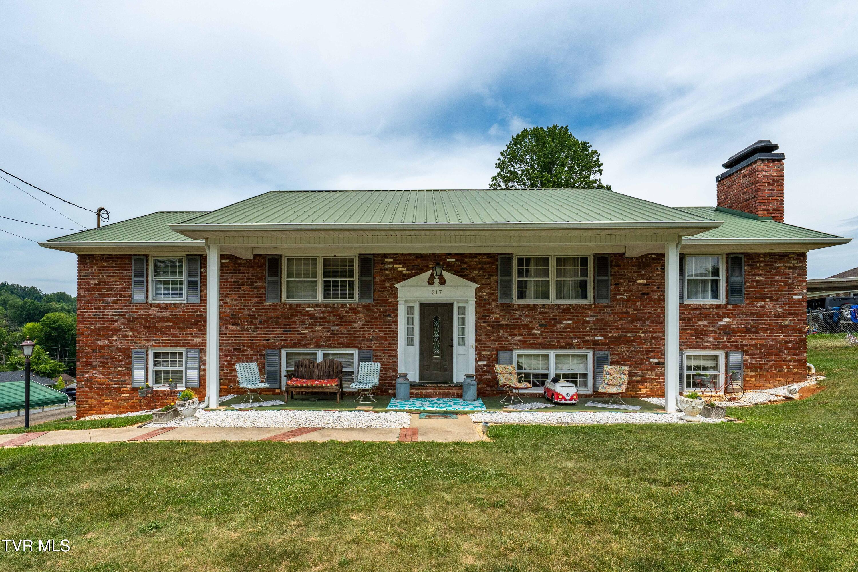 217 Upland Drive — photo