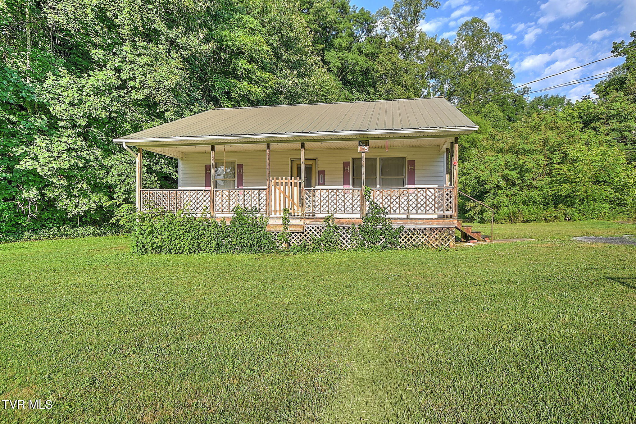 655 Wadlow Gap Road — photo