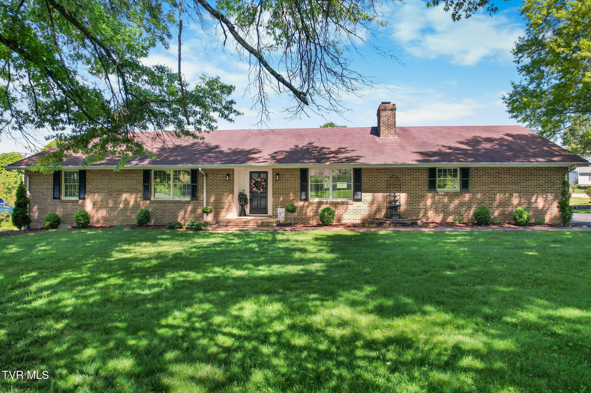 19301 Pleasant View Drive — photo