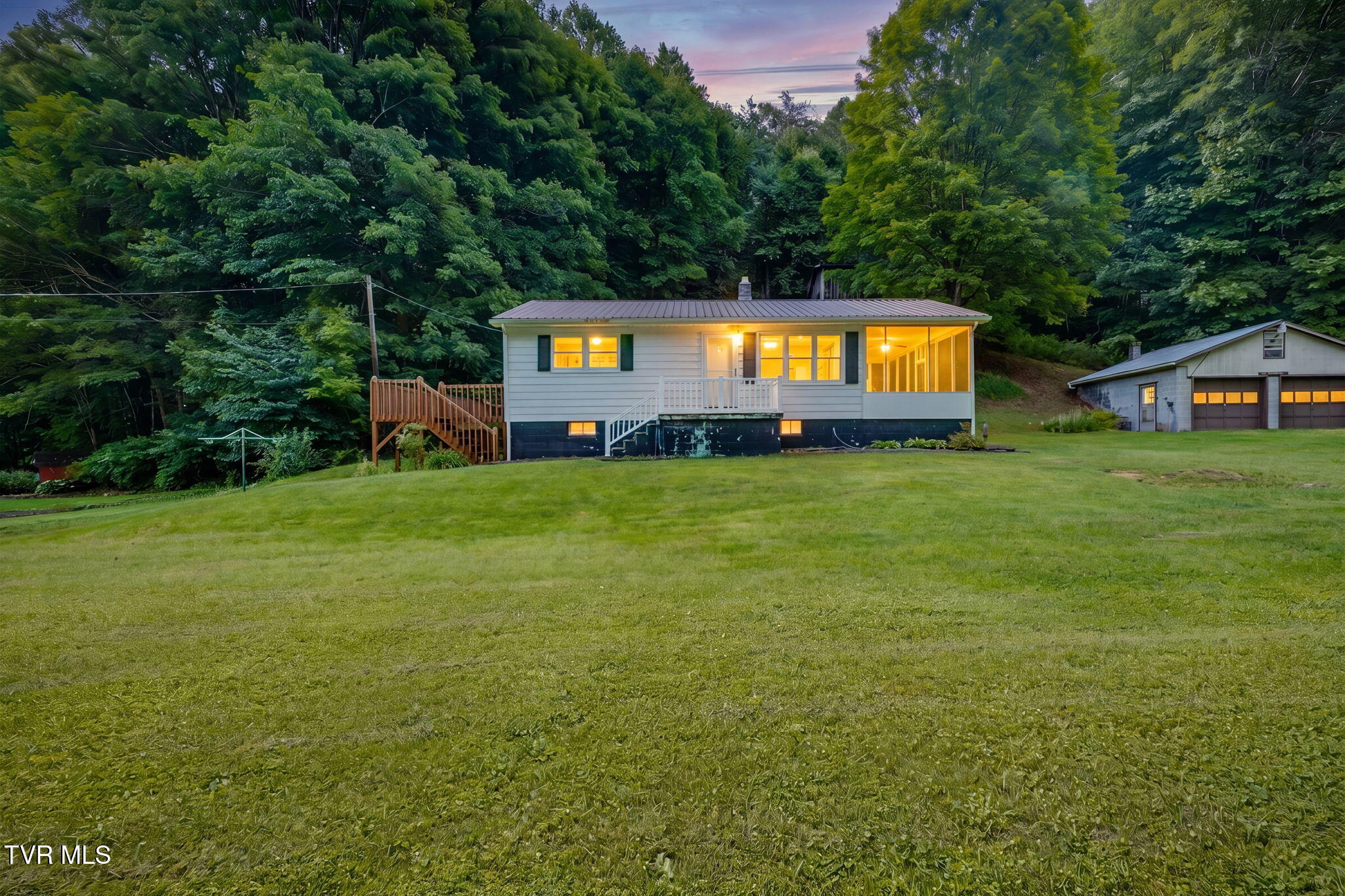 2327 Dry Creek Road — photo