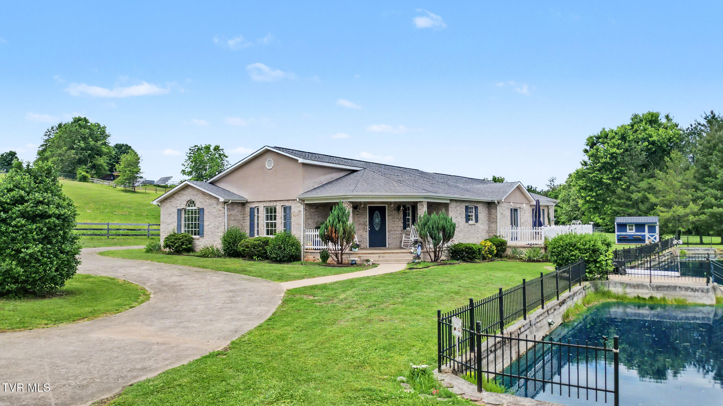 1435 Holly Creek Road — photo