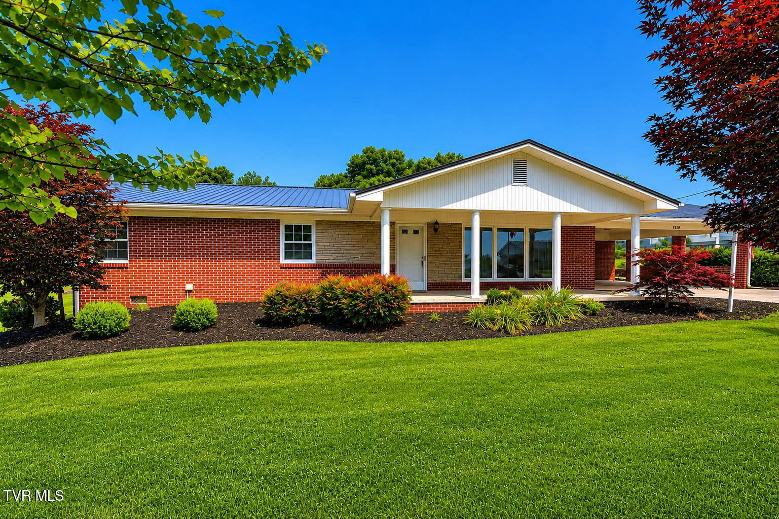 1520 Meadow Lane Circle — photo
