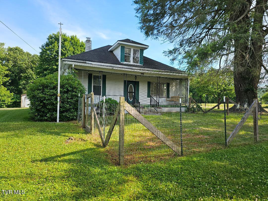 11812 Central Street — photo