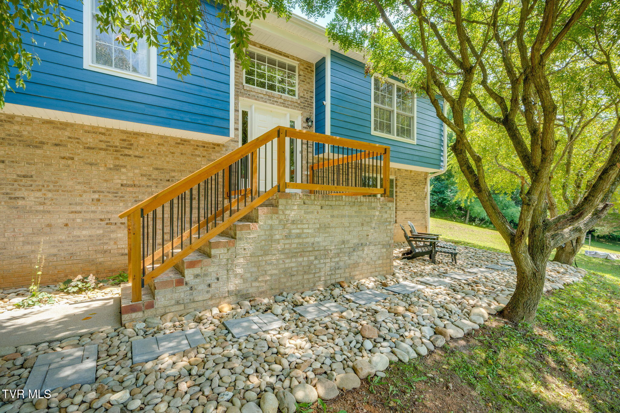 2937 Forest View Road — photo