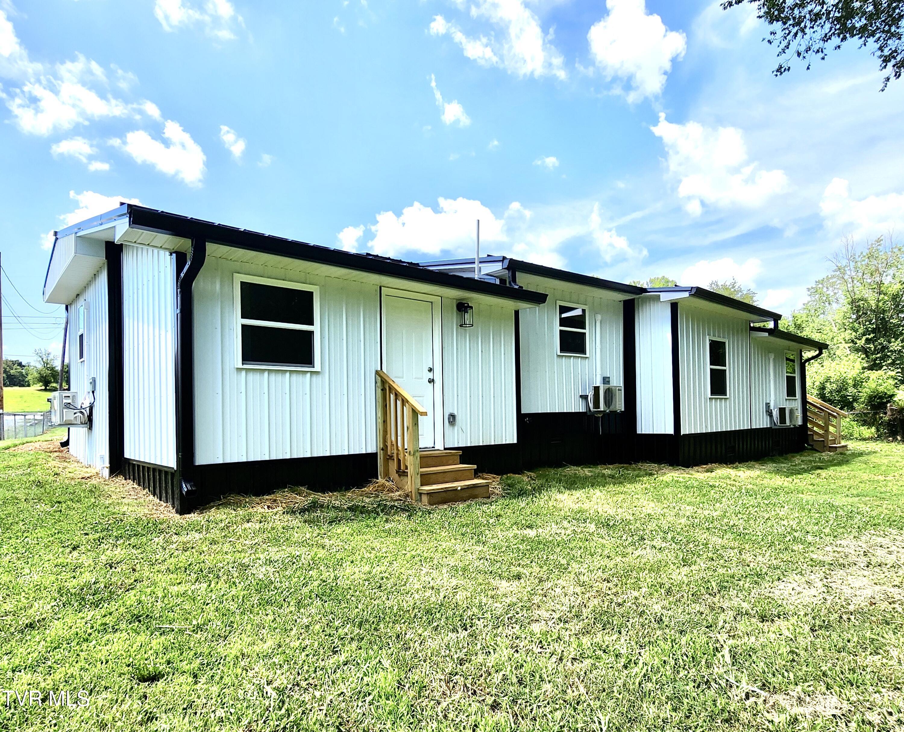 395 Sam Aiken Road — photo