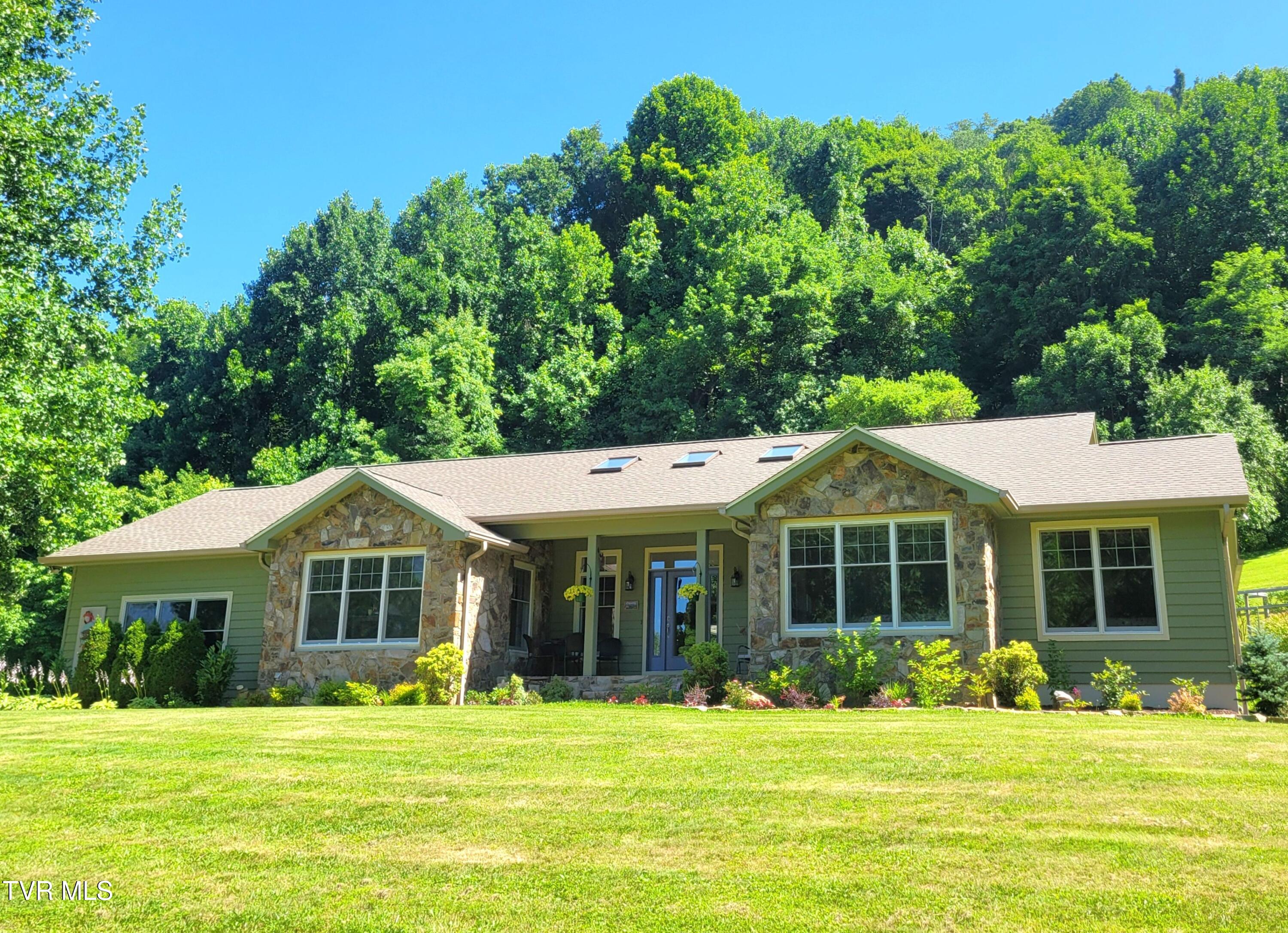 309 Roan Springs Lane — photo