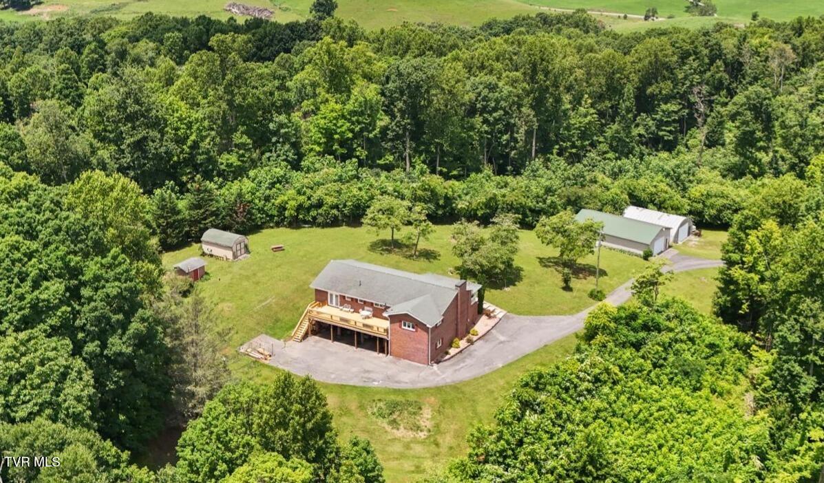 456 Brentwood Private Drive — photo