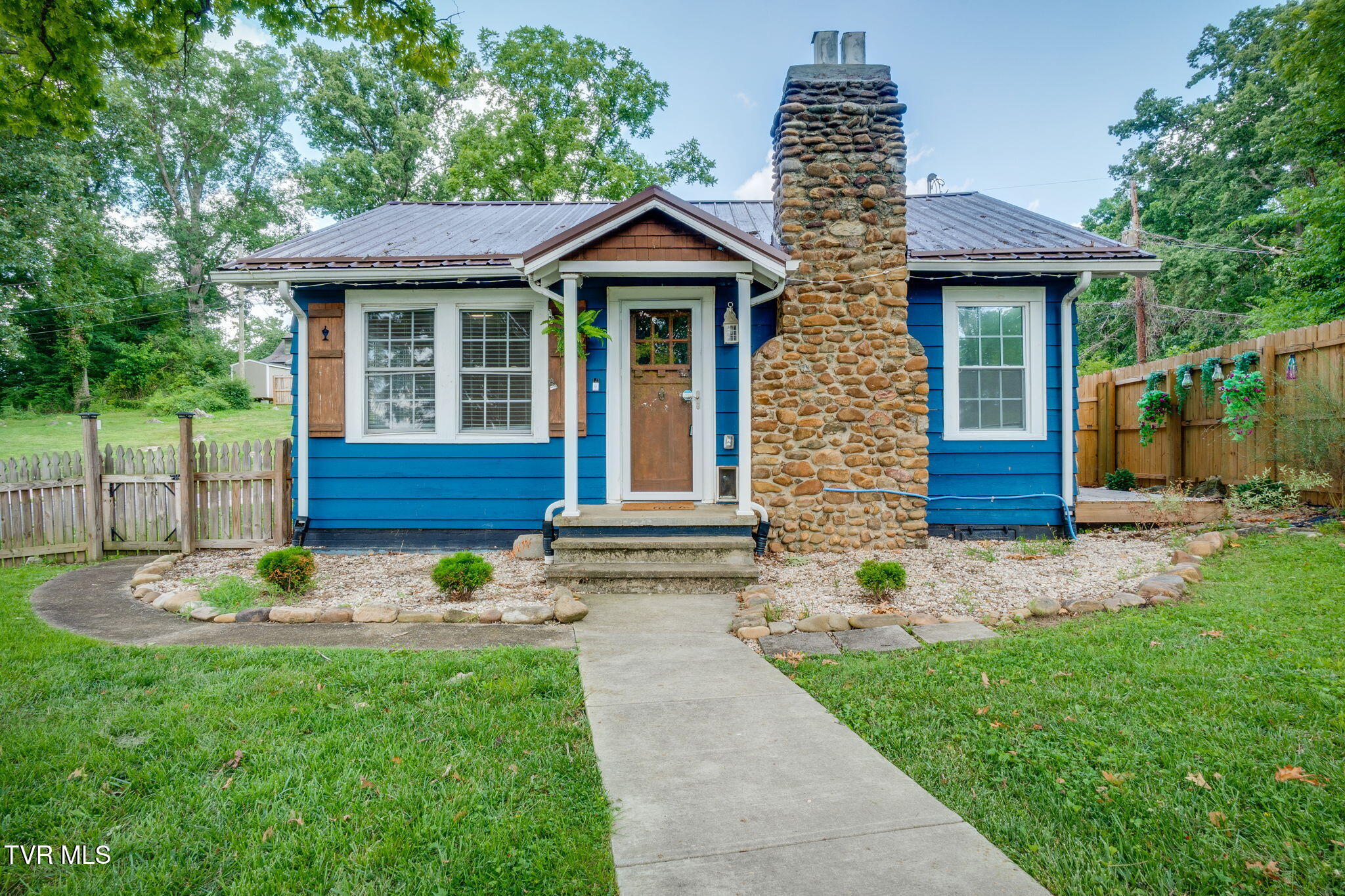 1417 Miller Street — photo