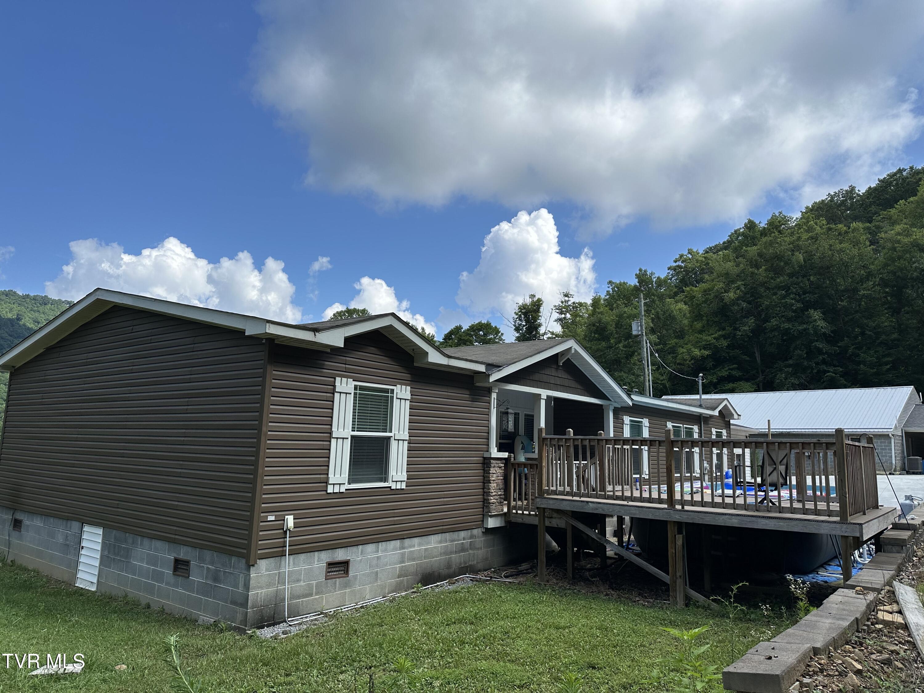 172 Cavalier Drive — photo