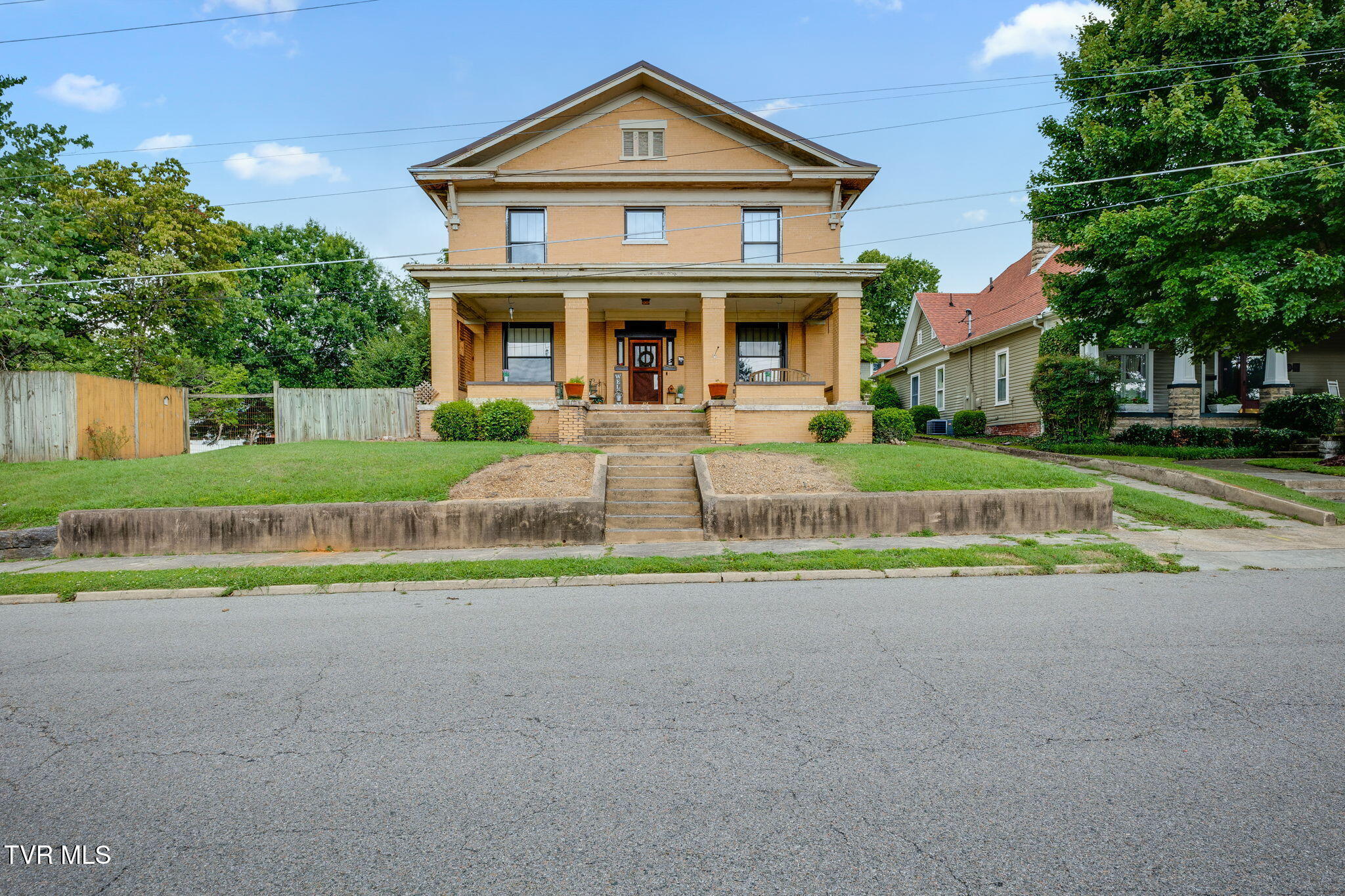 416 Lee Street — photo