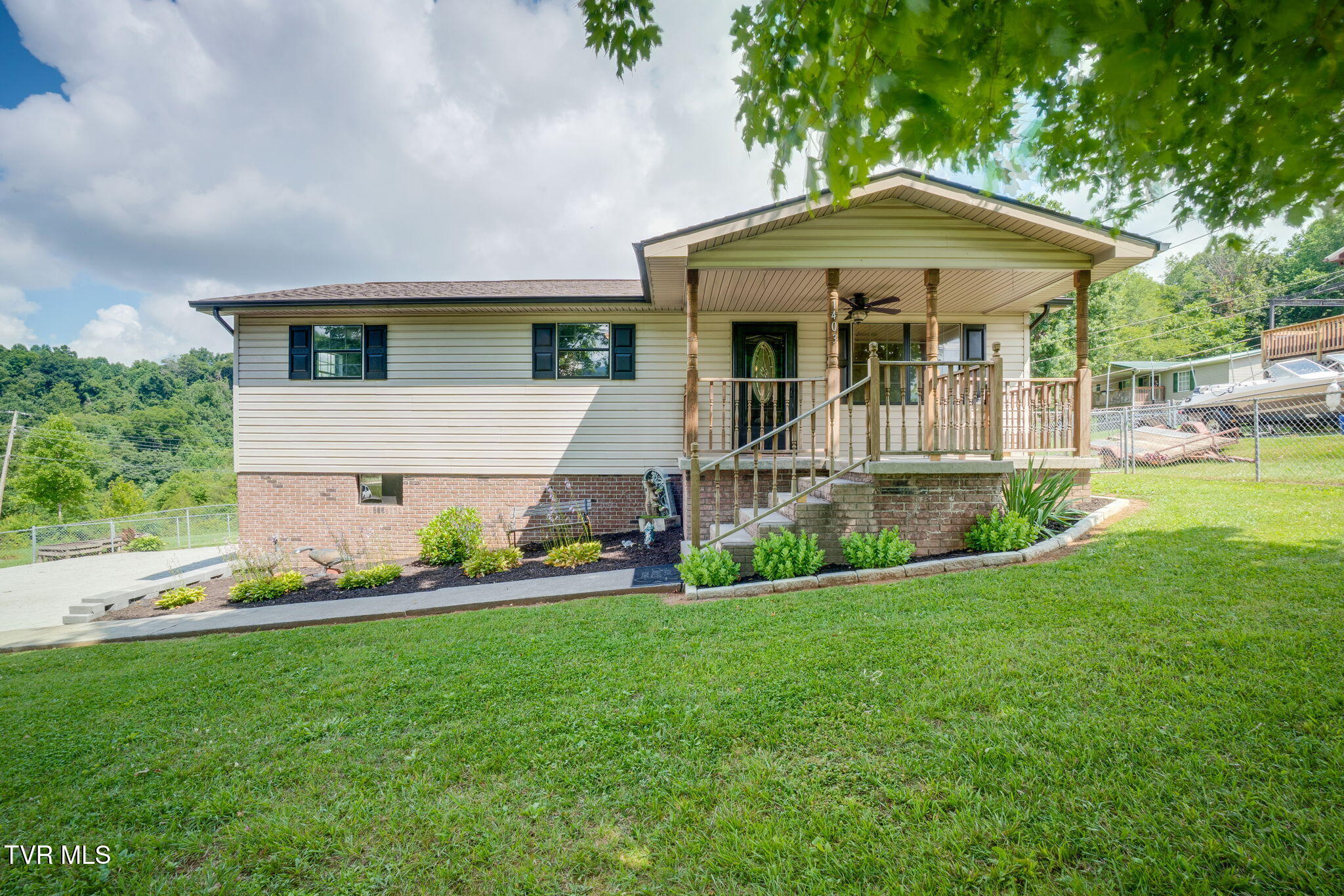 1403 Charity Hill Road — photo
