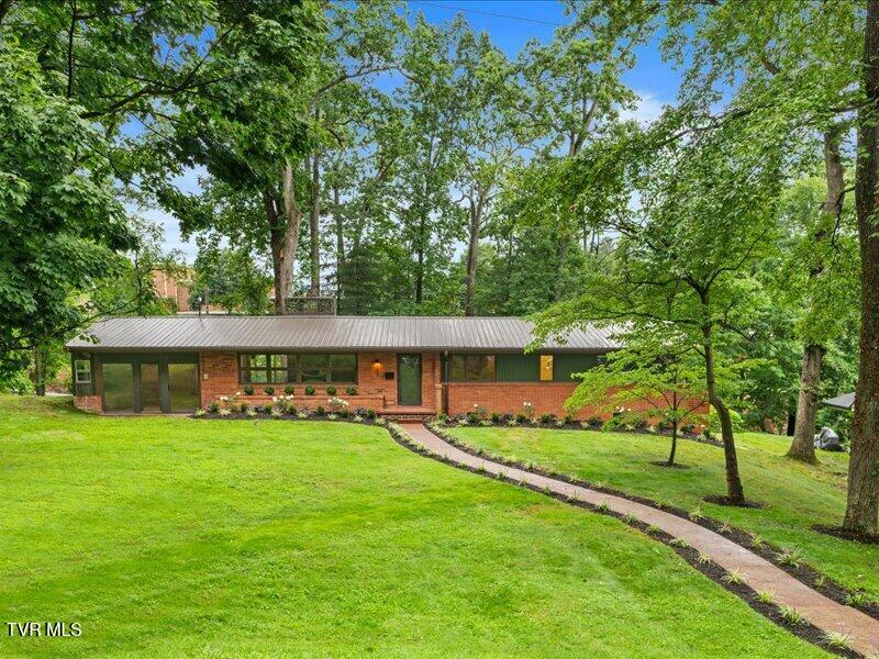 107 Oak Lane — photo