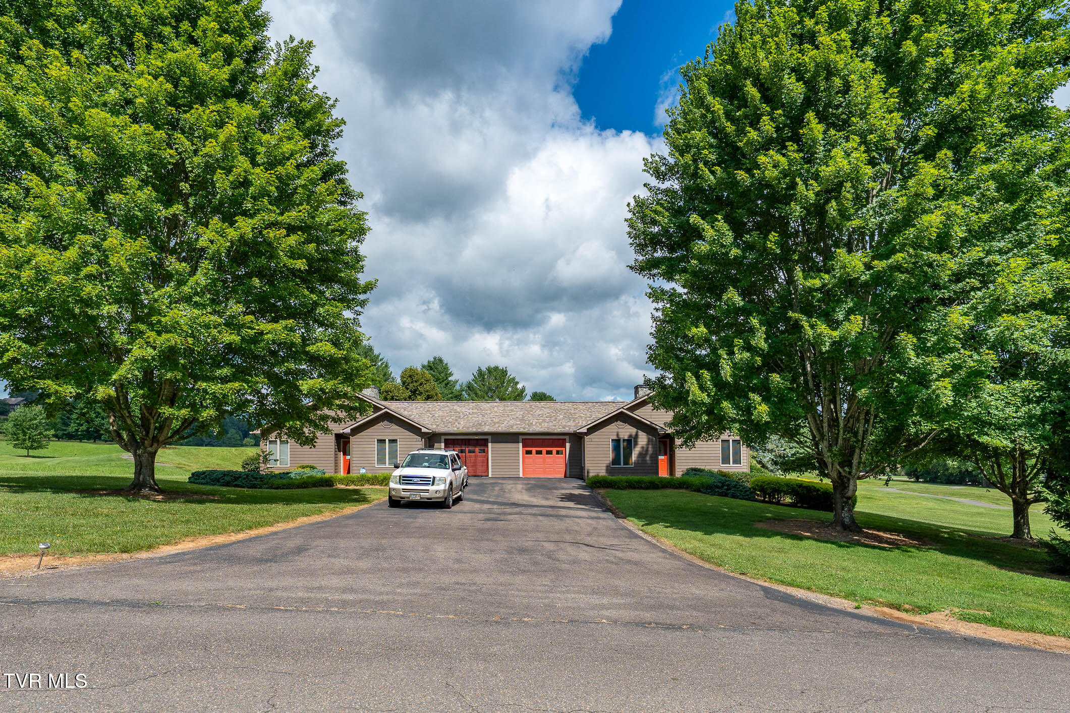 340 & 338 Red Tail Mountain Drive — photo