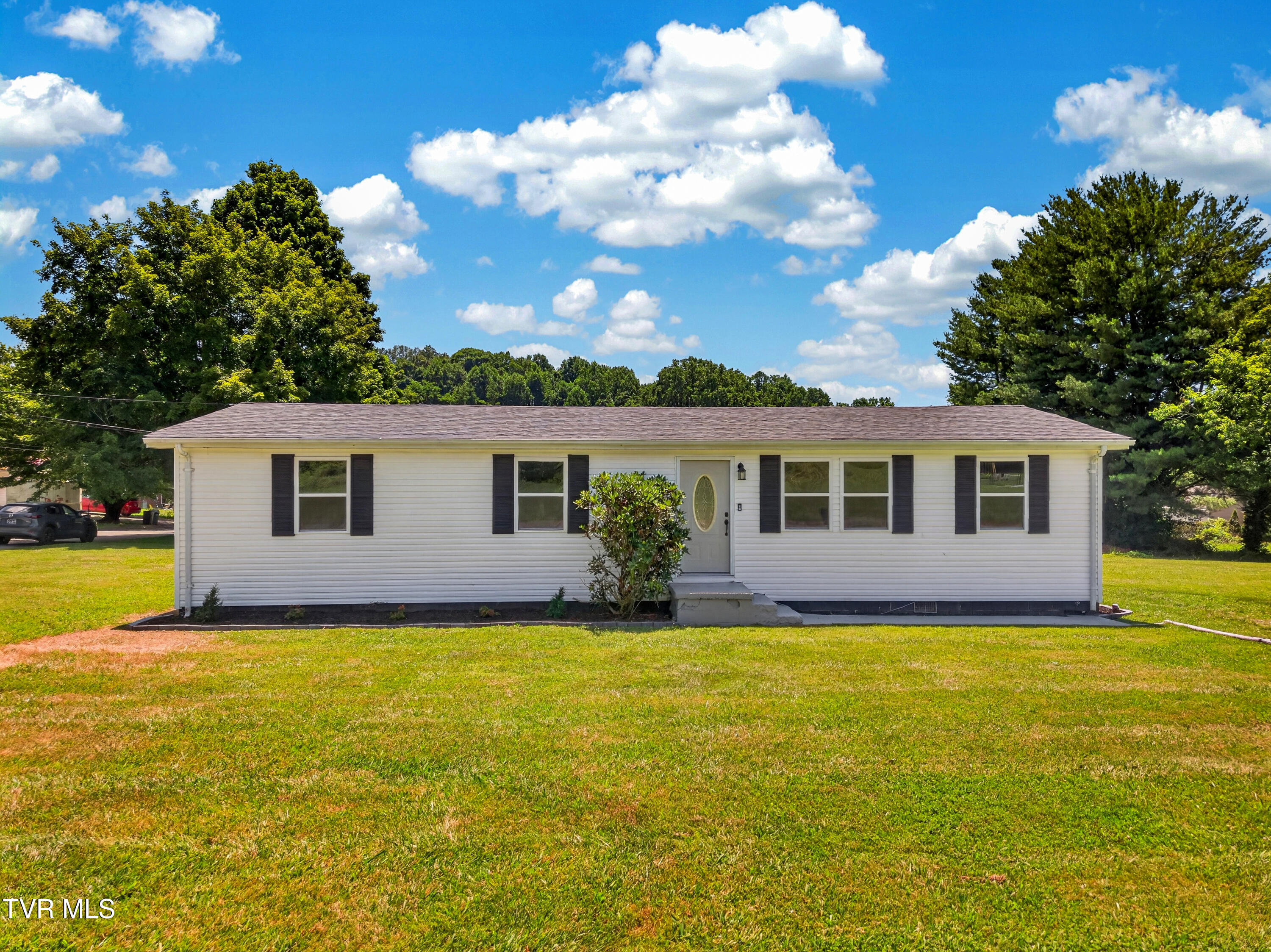 147 Carmon Circle — photo